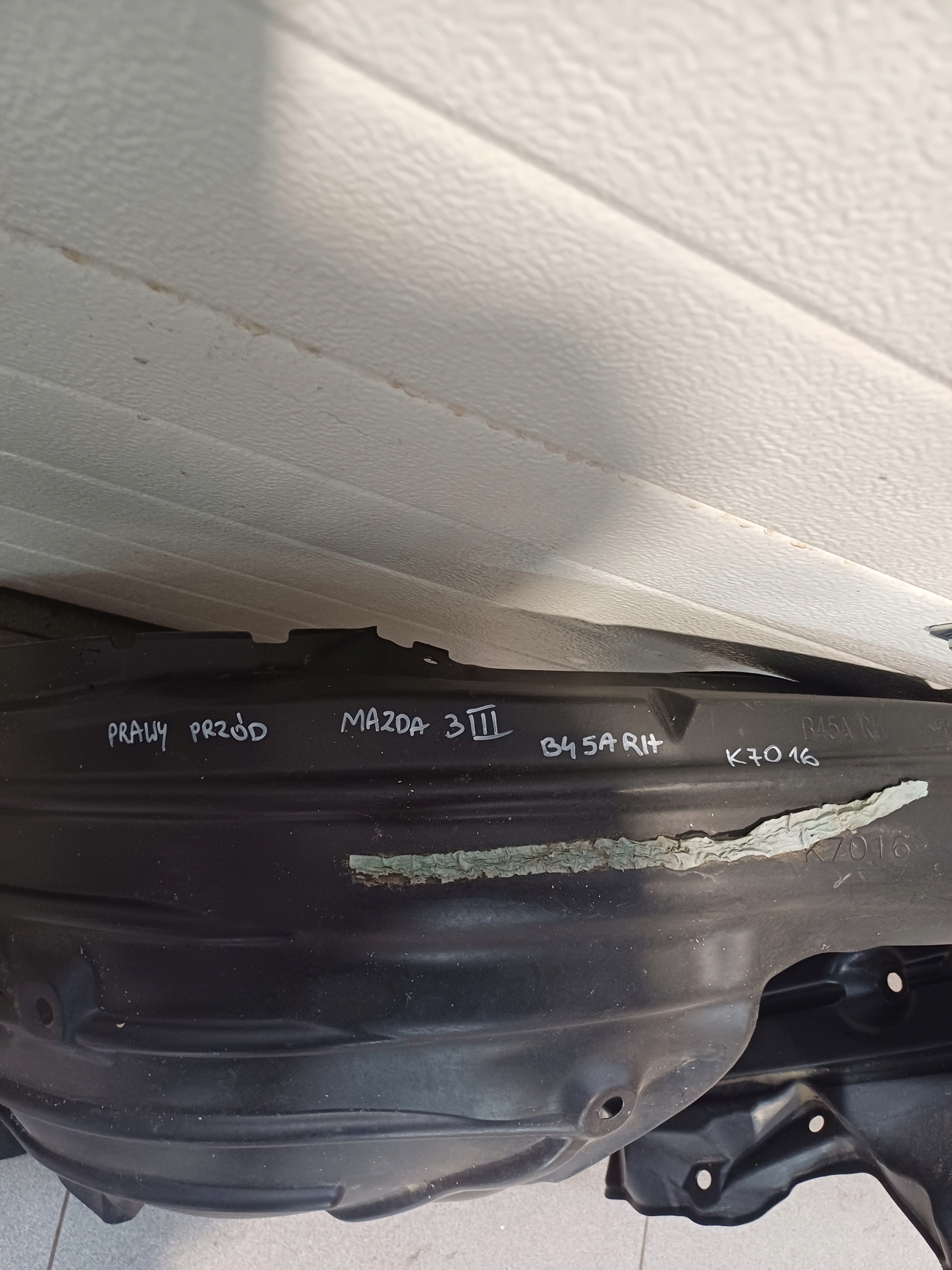 mudguard right front front MAZDA 3 III B45ARH K7016
