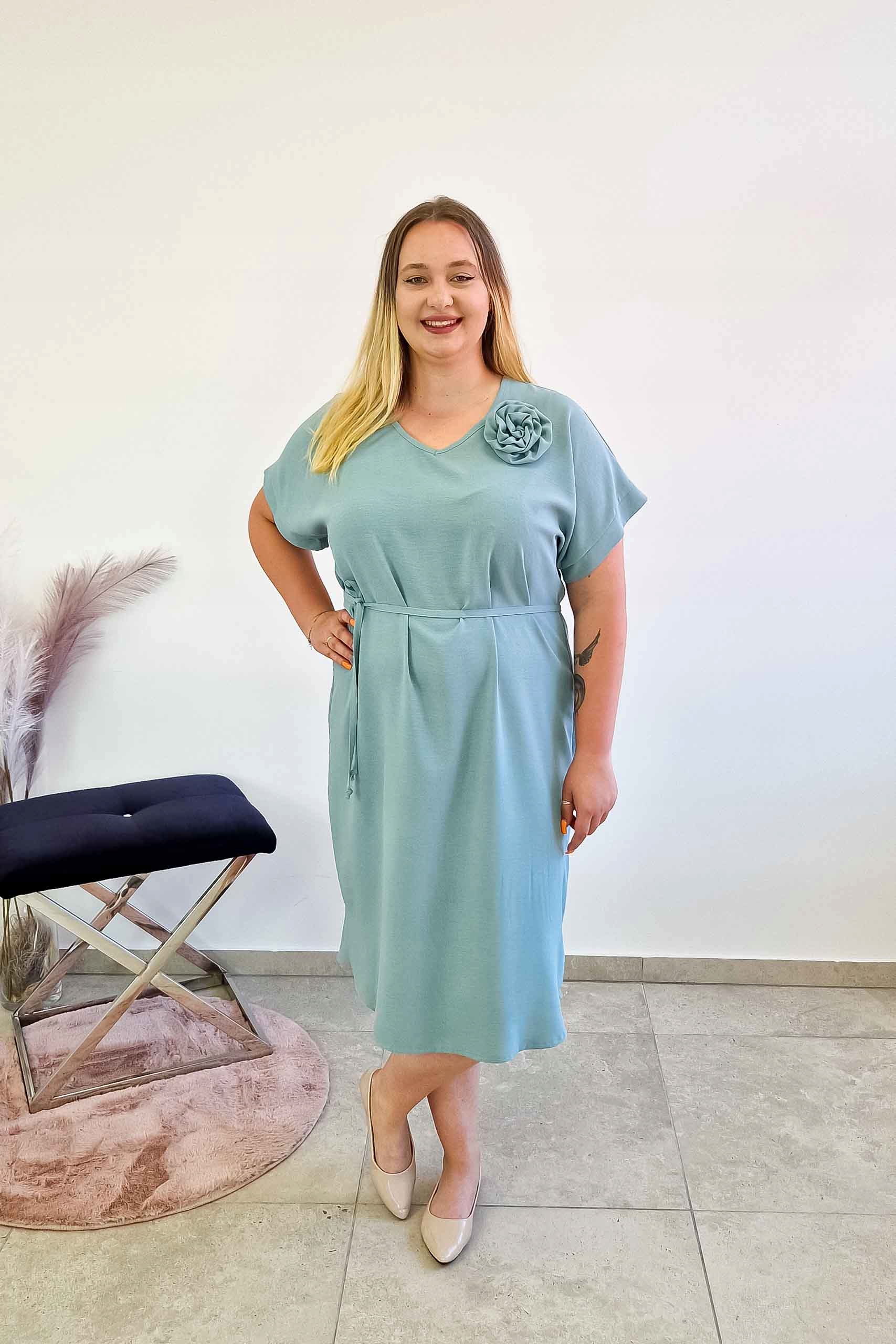 Elegantní vzdušná Šaty Maxi s odnímatelnou mátovou růží, velikost M