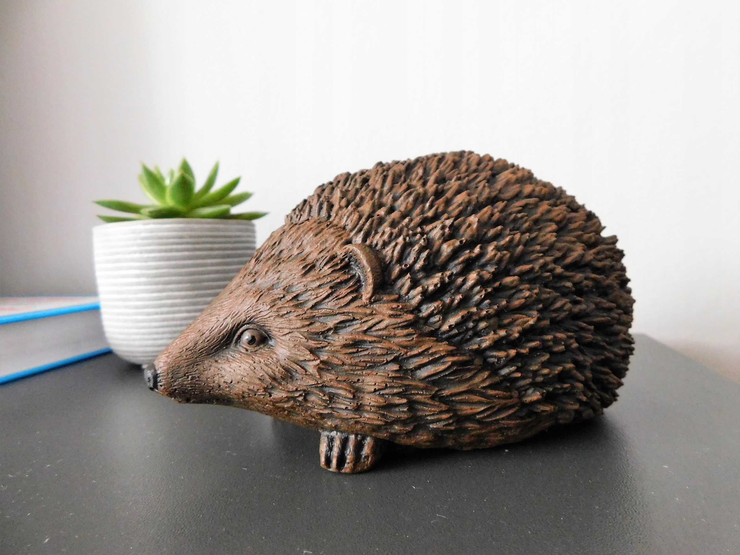 Jeż Figurka Ogrodowa do domu Ozdoba prezent Jeżyk Waga produktu z opakowaniem jednostkowym 1.3 kg