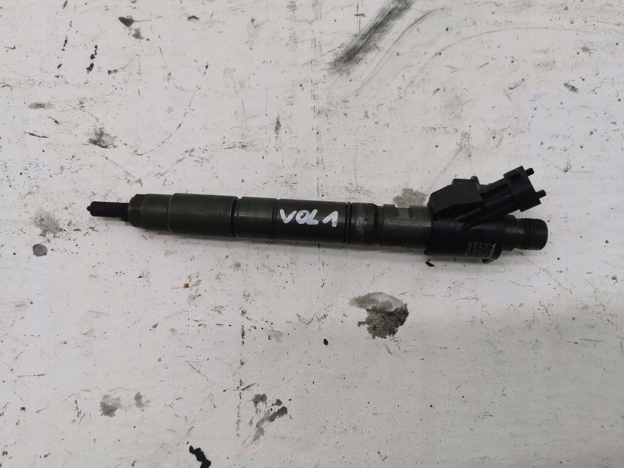 injector VOLVO V60 II 2.4D 204KM 31272690 10-18