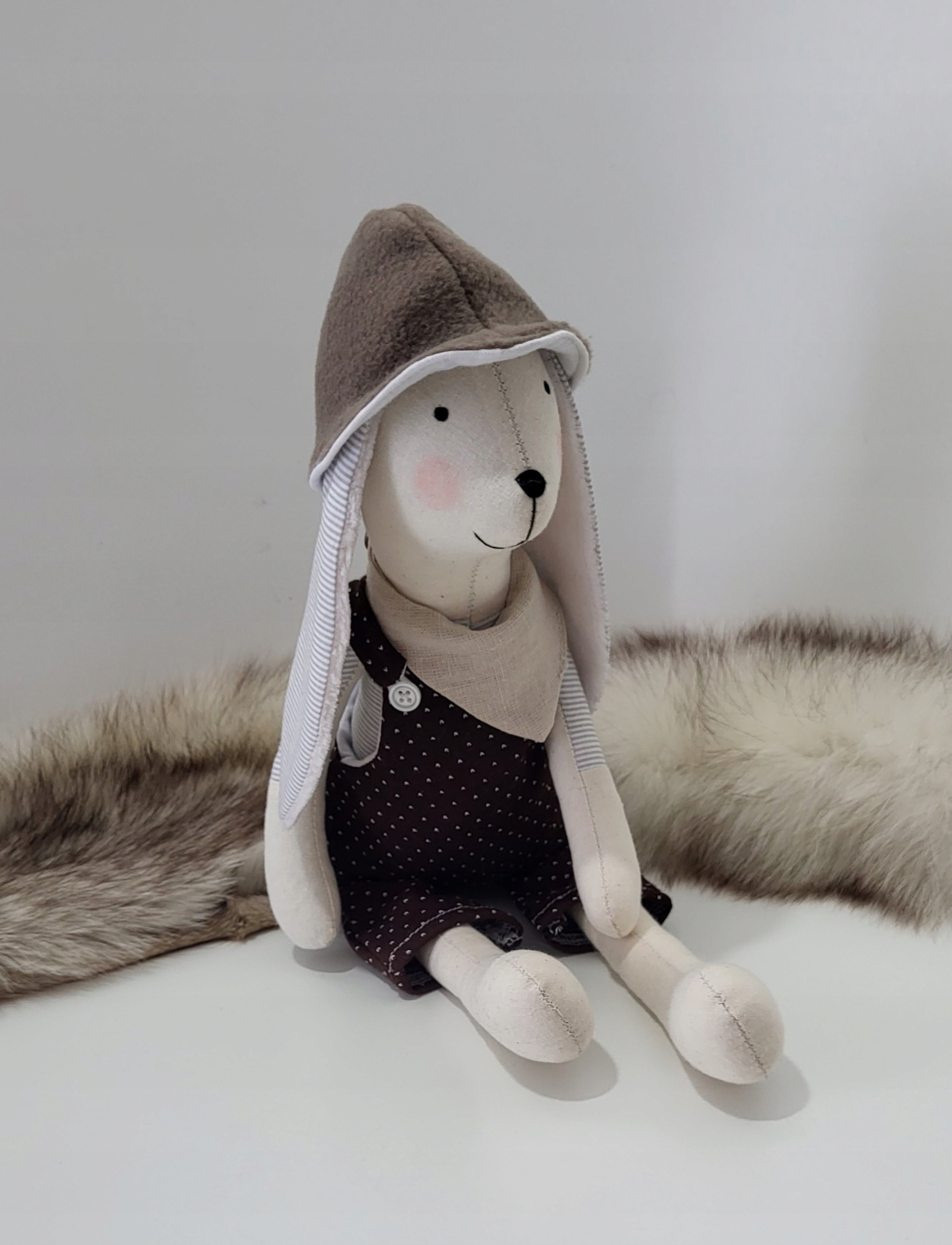 Králík s výšivkou, králíček s personalizací plyšák zajíc tilda ruční práce