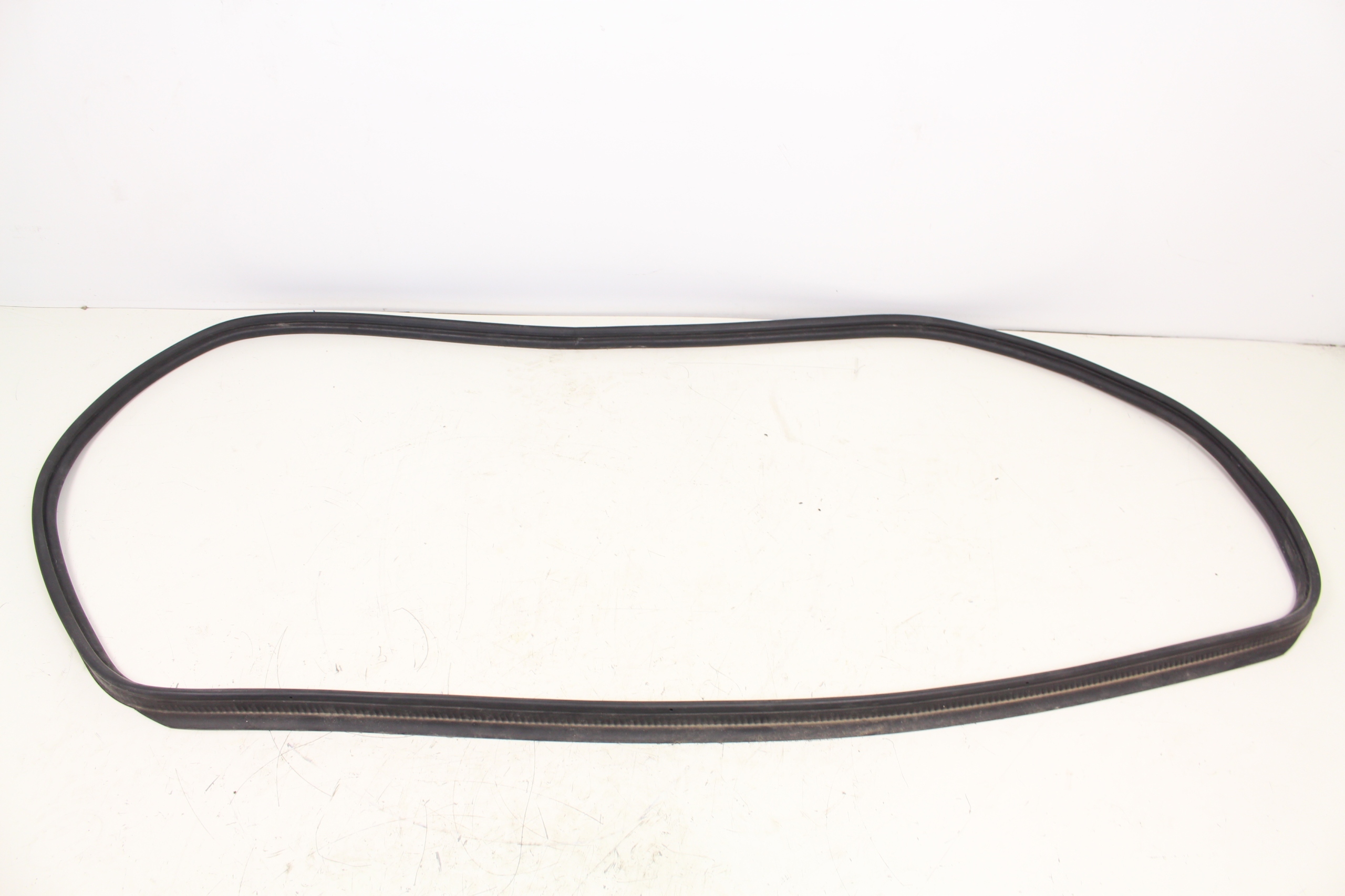 USZCZELKA KLAPY AUDI A6 C7 SEDAN 2011r.