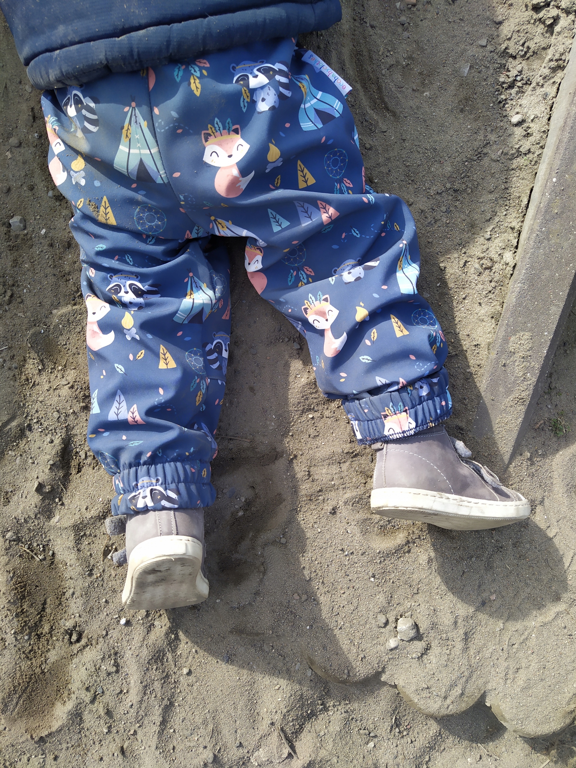 PRZECIWDESZCZOWE SPODNIE PODWINIĘCIE gwiazdy, rakieta, planety PL r. 92 Bohater brak