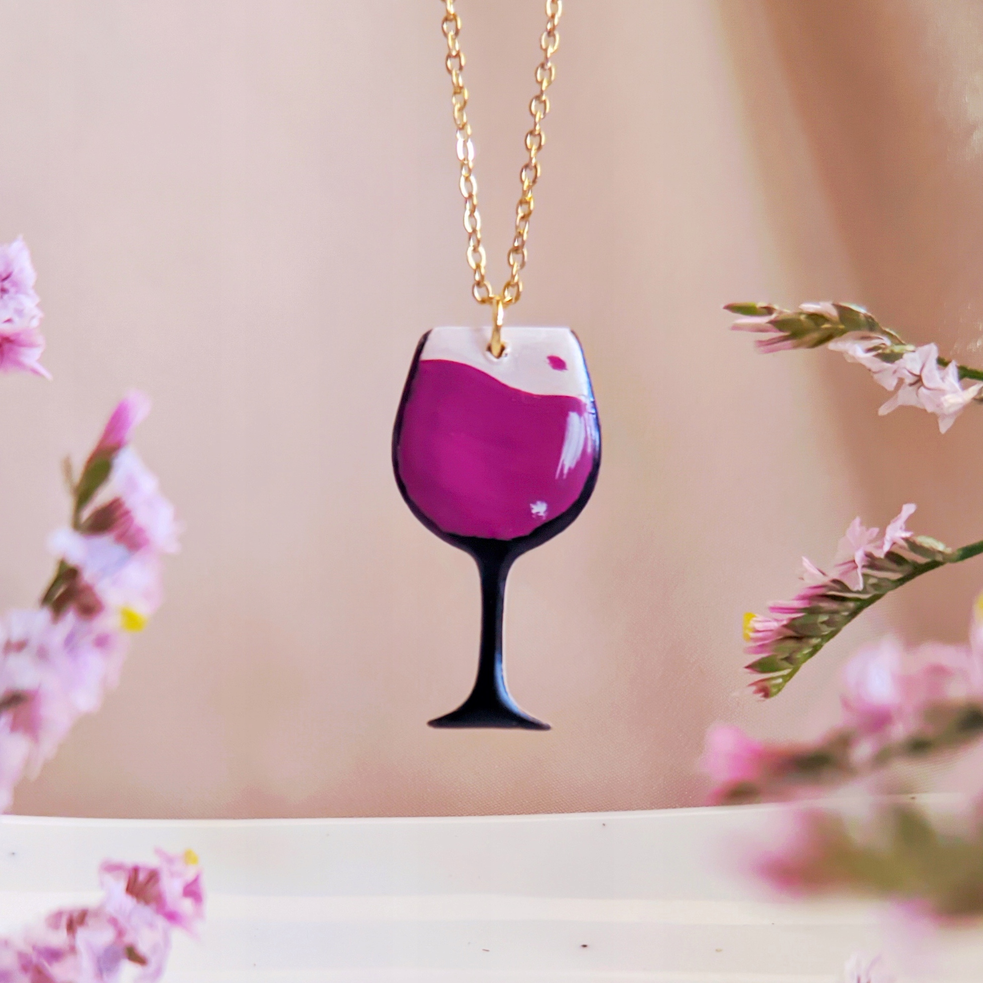 Náhrdelník sklenice vína přívěsek na párty k osmnáctce sklenice vína