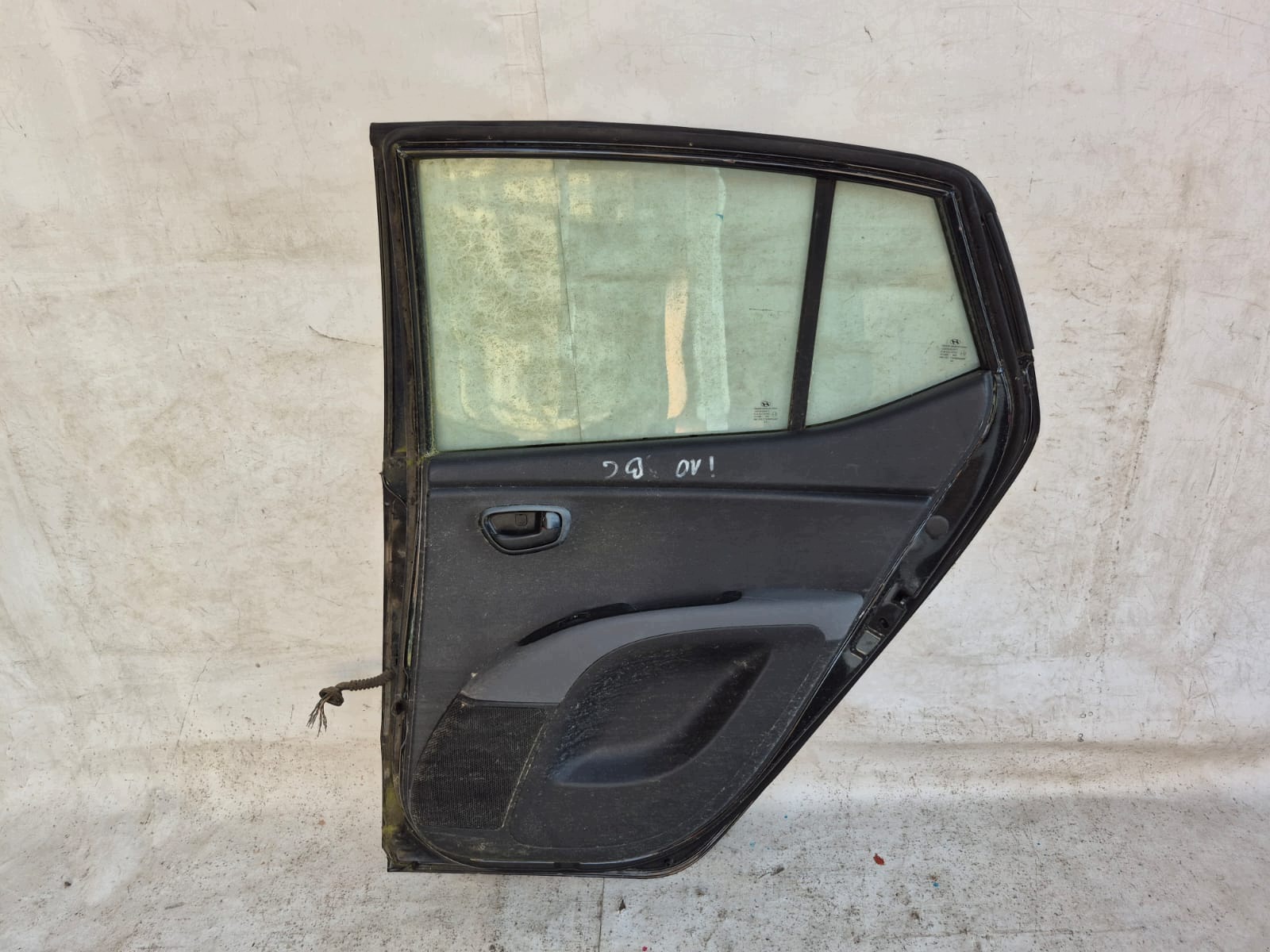 HYUNDAI I10 and 08- door right rear part rear. complete
