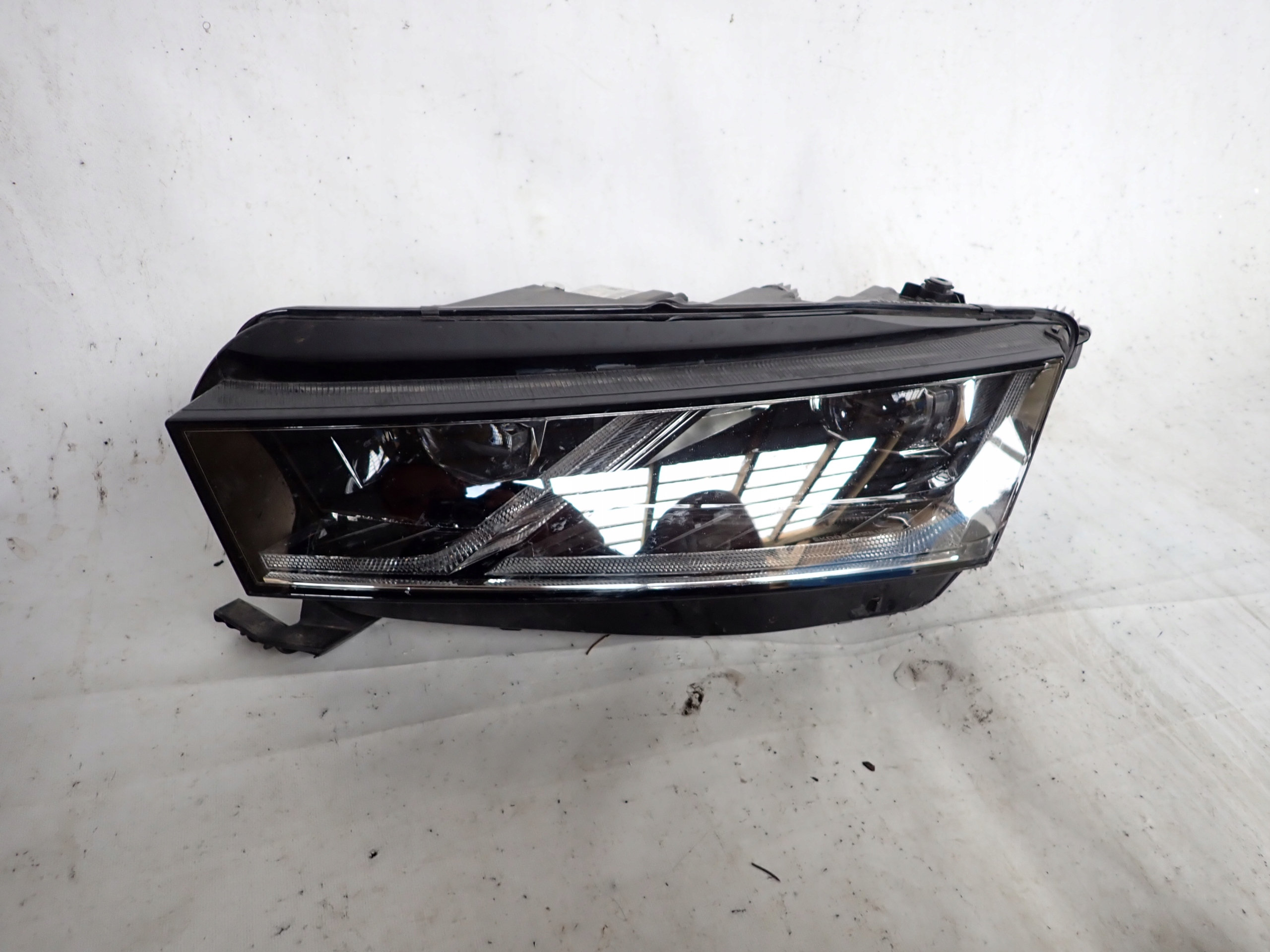 SKODA OCTAVIA IV 20- light left front front FULL LED 5E4941015