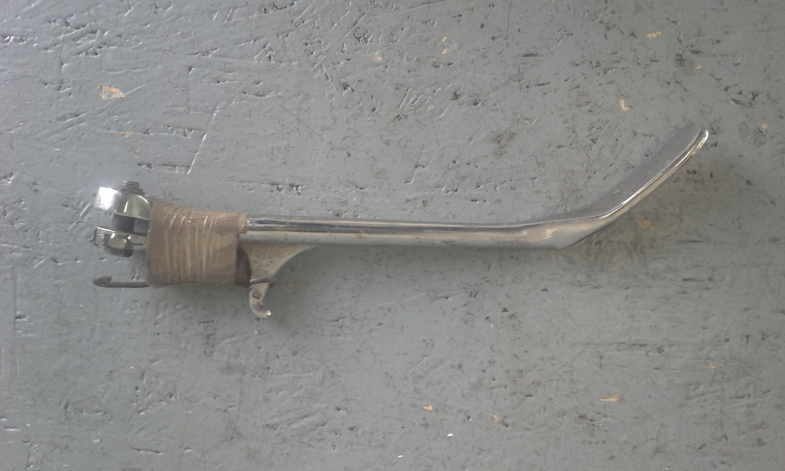 123455435 - HONDA SHADOW VT 600 бічна ніжка кущоріз