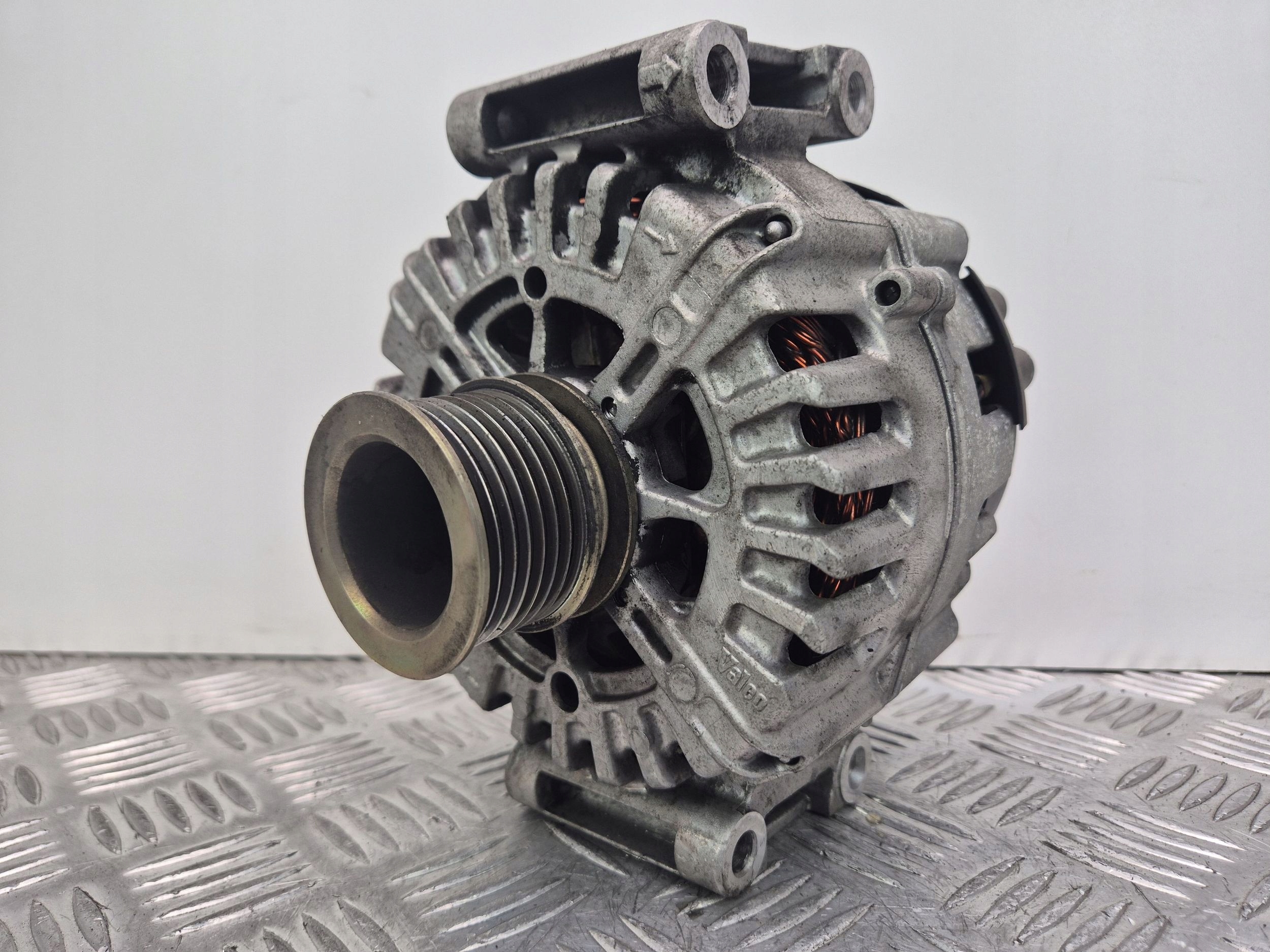 Mercedes E350d W213 3.0 Alternator A0009065207