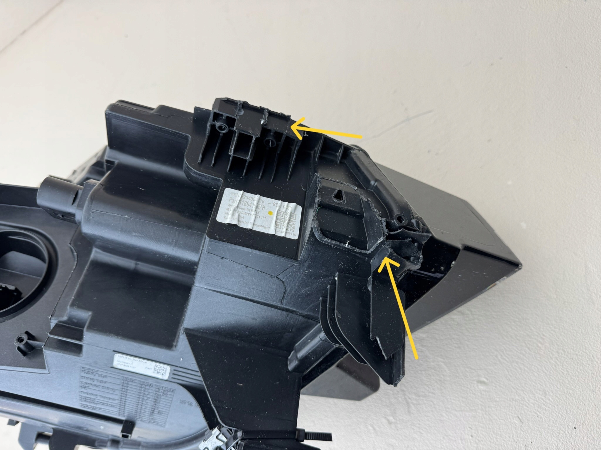 volkswagen id.4.5 20R- левый перед передний 11B941035H