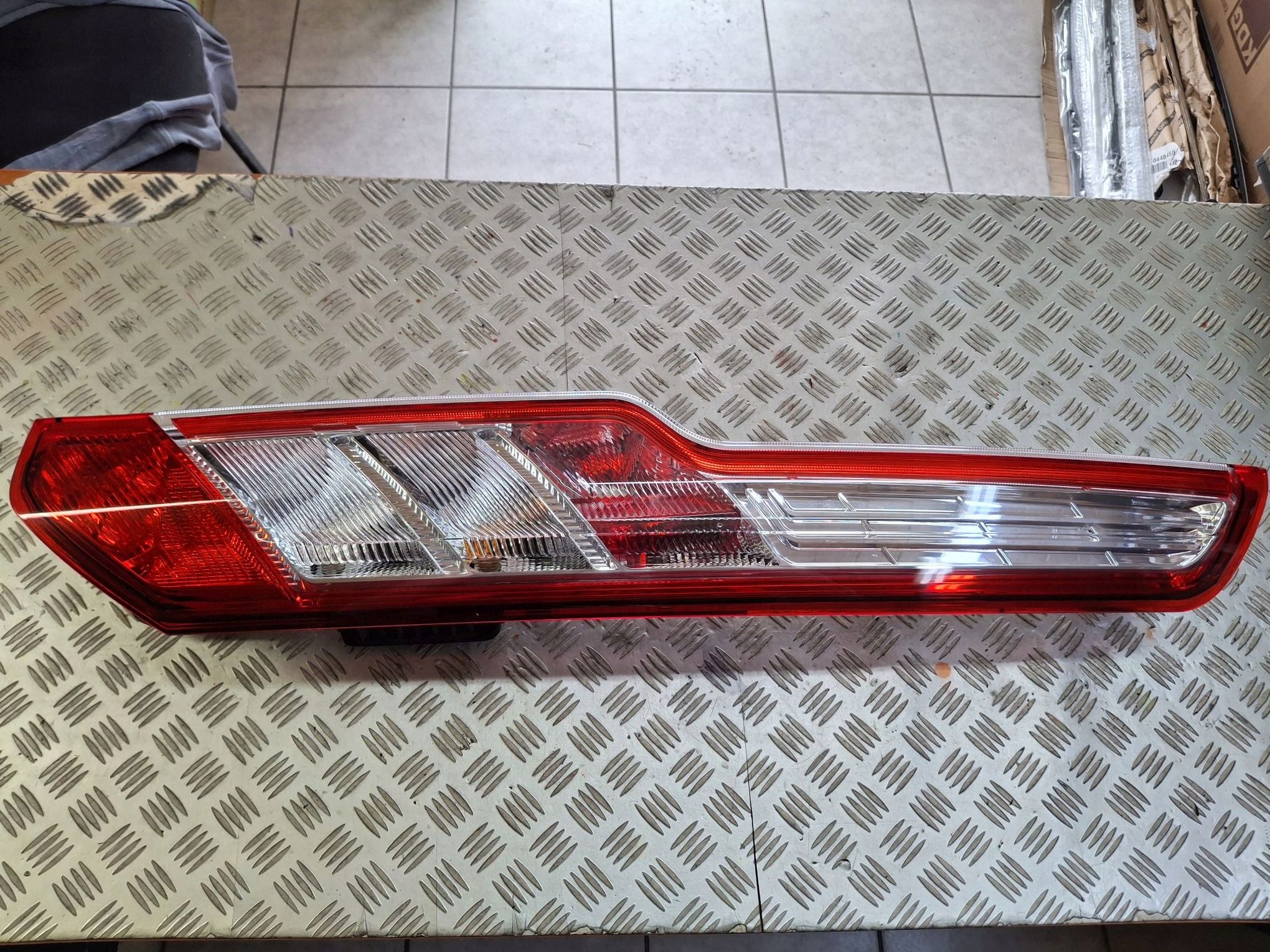 light rear right FORD CUSTOM and MK1 2012R->
