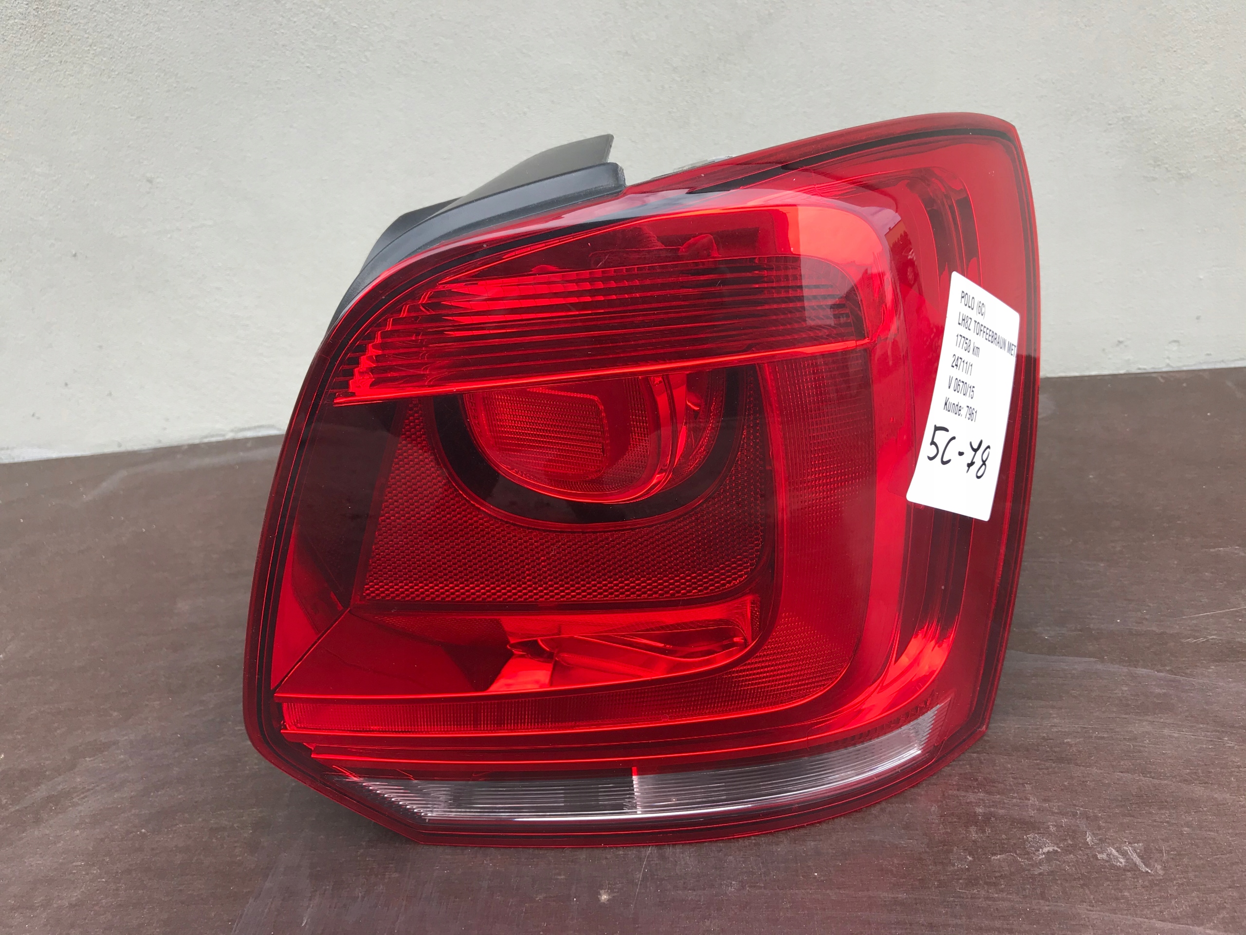 LAMPA PRAWY TYŁ VW POLO 6R0945096N 6R0945112B