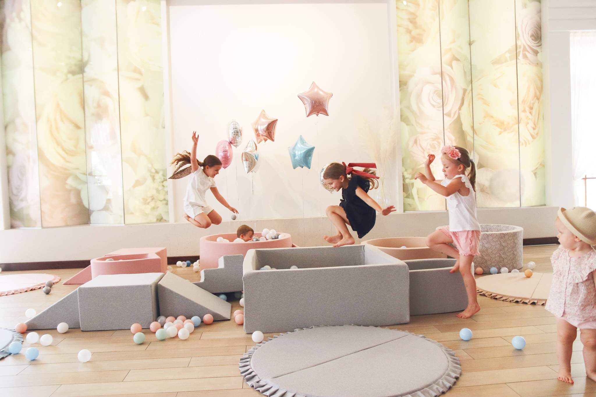 Suchy basen z kulkami Velvet Krem 40x90 +300 piłek Wysokość produktu 40 cm