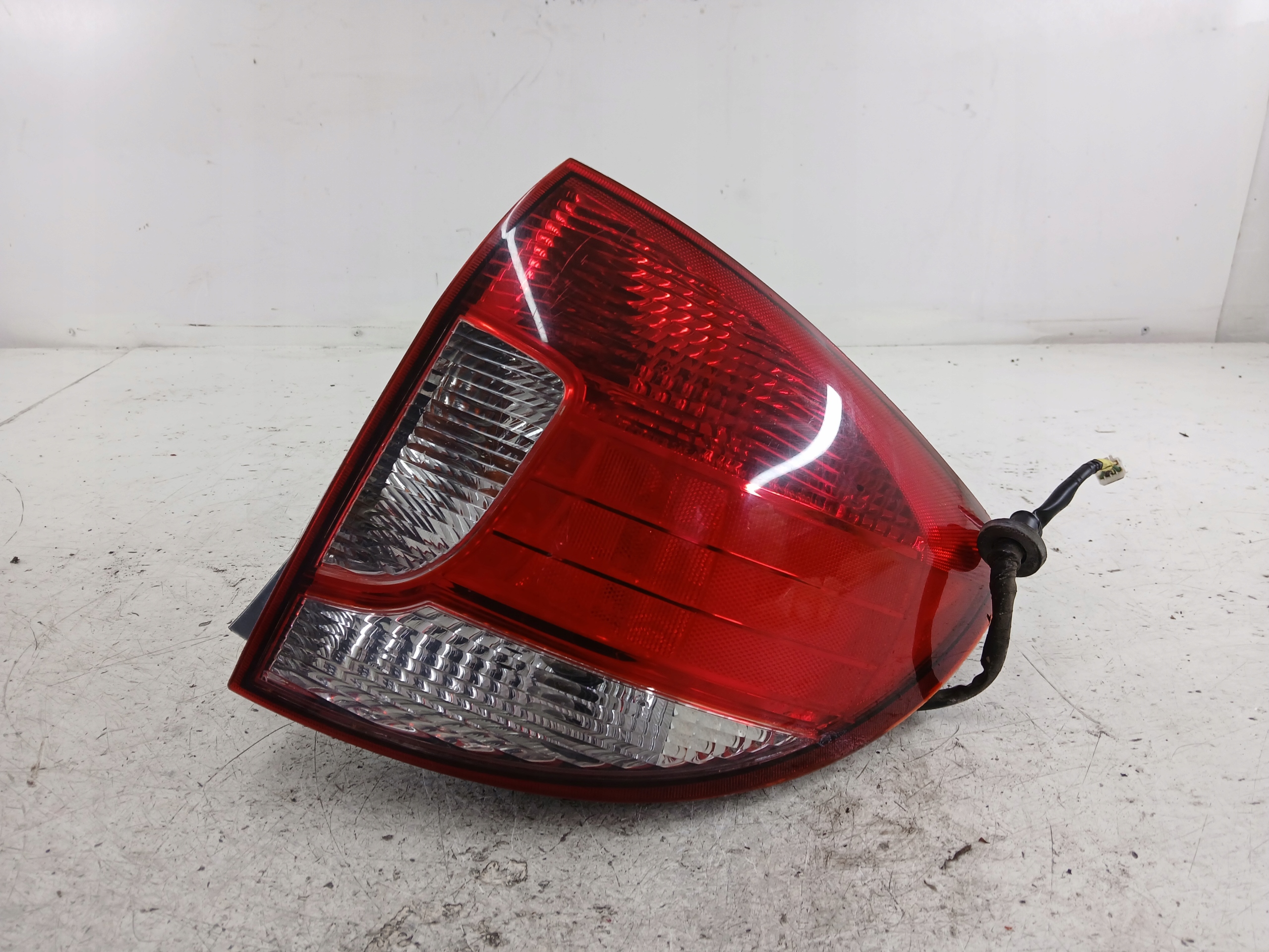 KIA RIO and KOMBI light right rear part