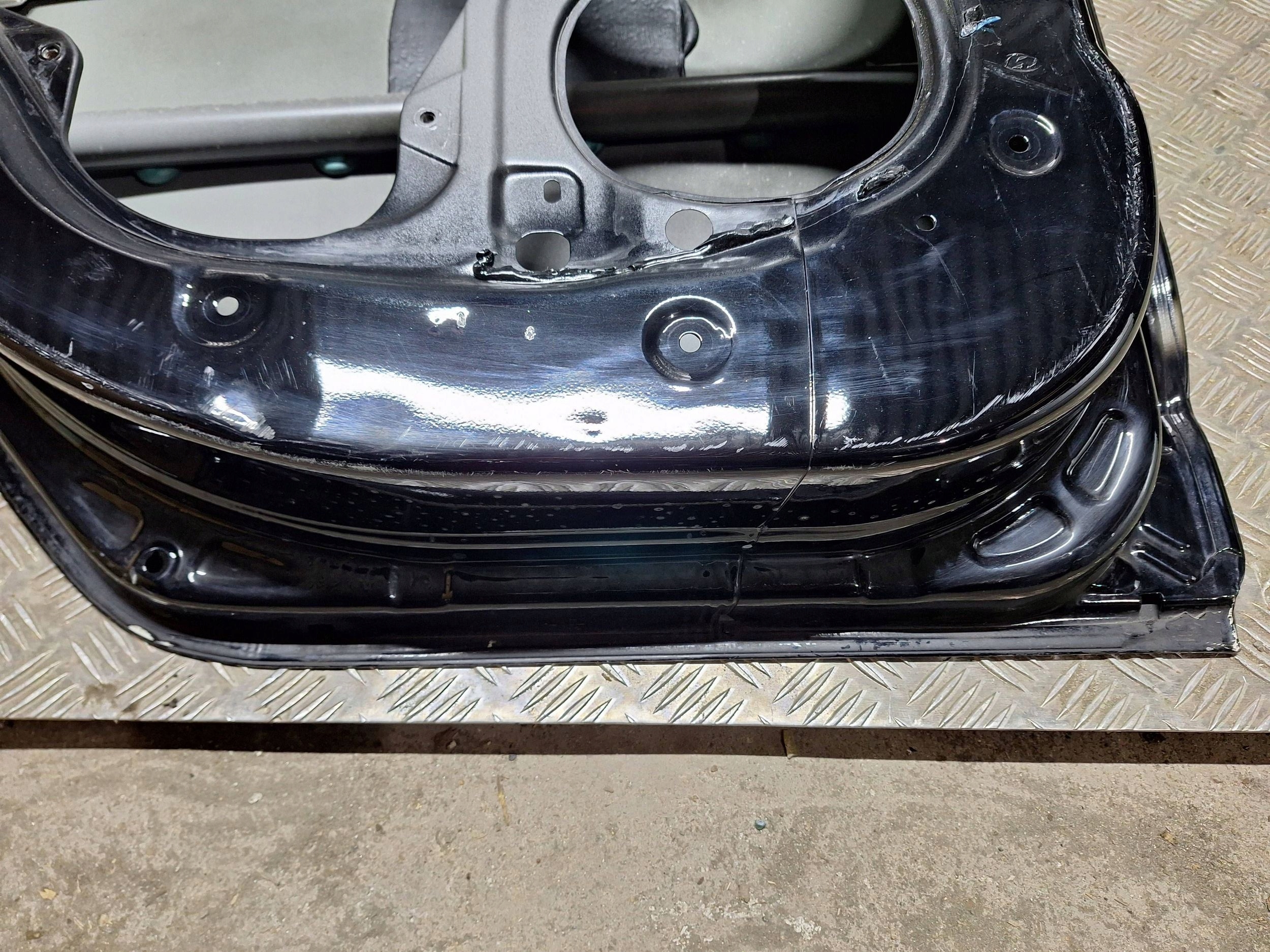 door rear part left HYUNDAI IX35 10-15 below LISTWE