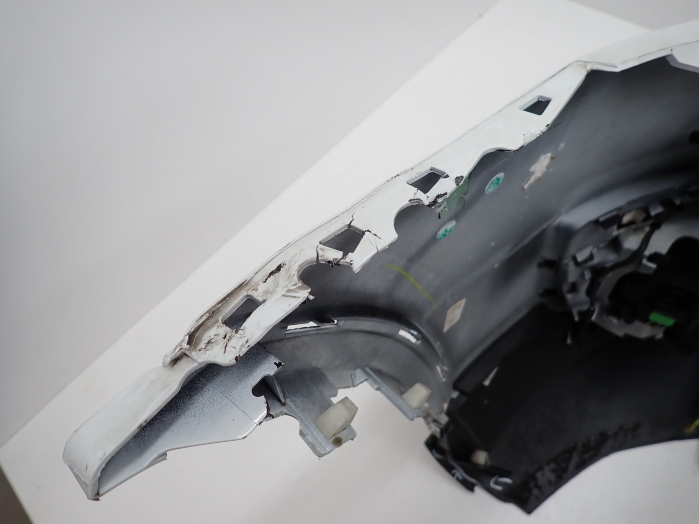 ZDERZAK PRZÓD PRZEDNI KOMPLETNY PDC SPRYSK AUDI Q3 I 8U 13R Powierzchnia do malowania