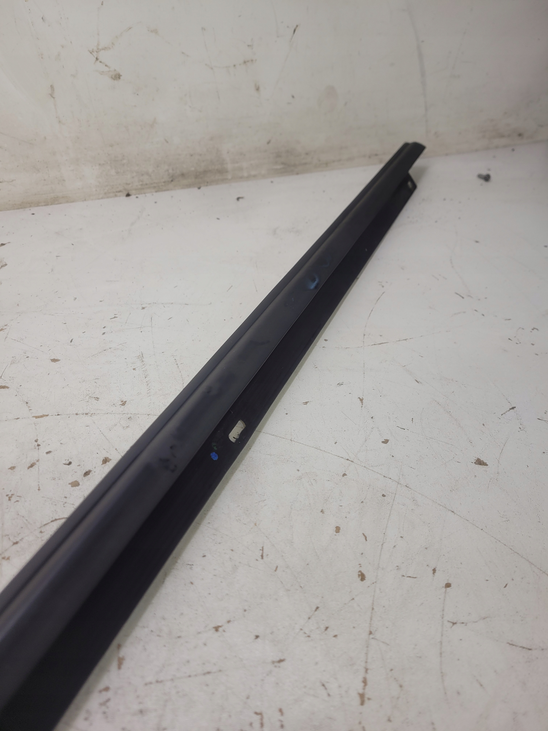 moulding door MAT AUDI A6 C6 left rear part 4F0839477