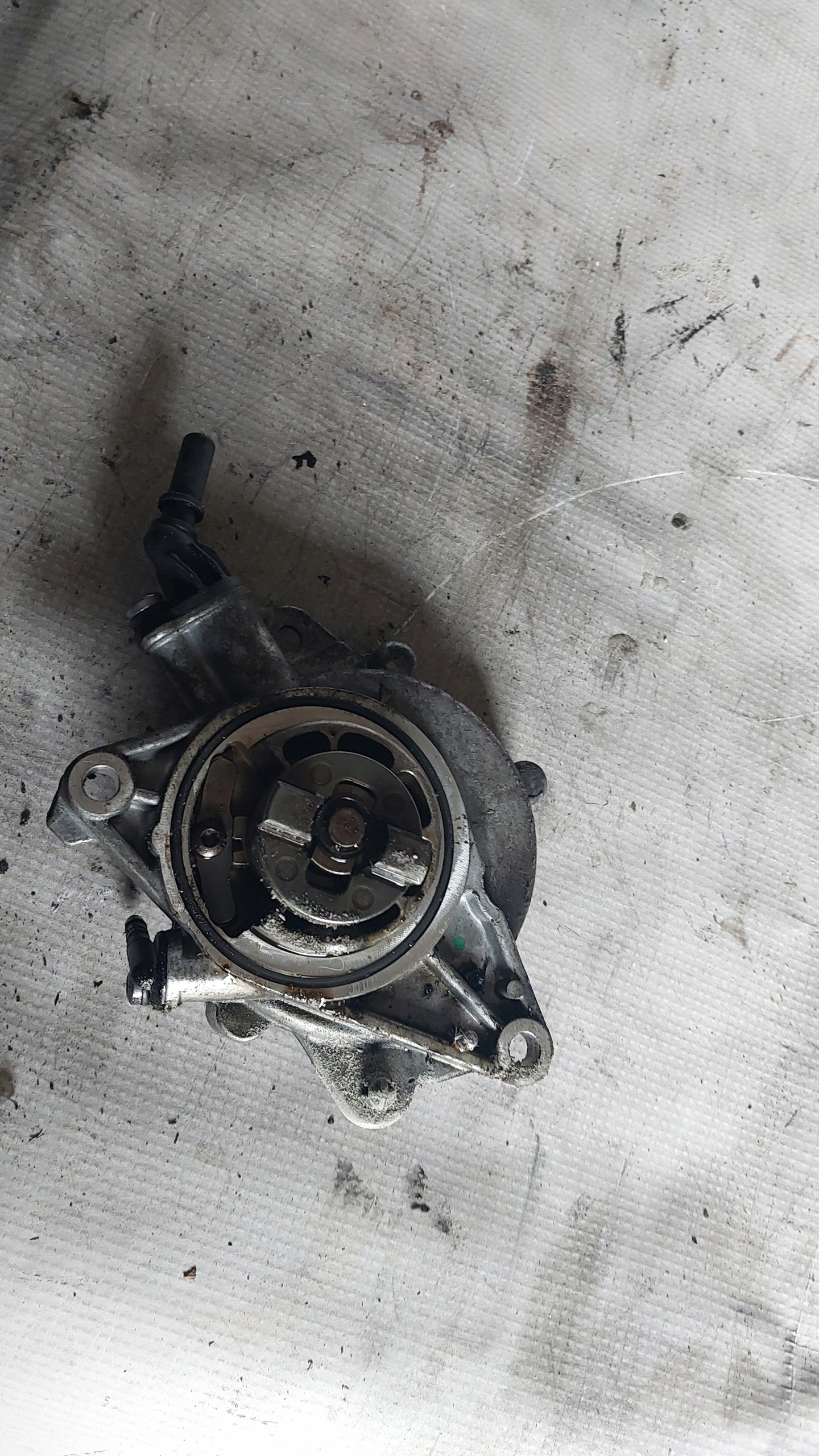 pump VACUM WAKUM PEUGEOT 508 CITROEN 1.6 THP 5F02 7586424-04
