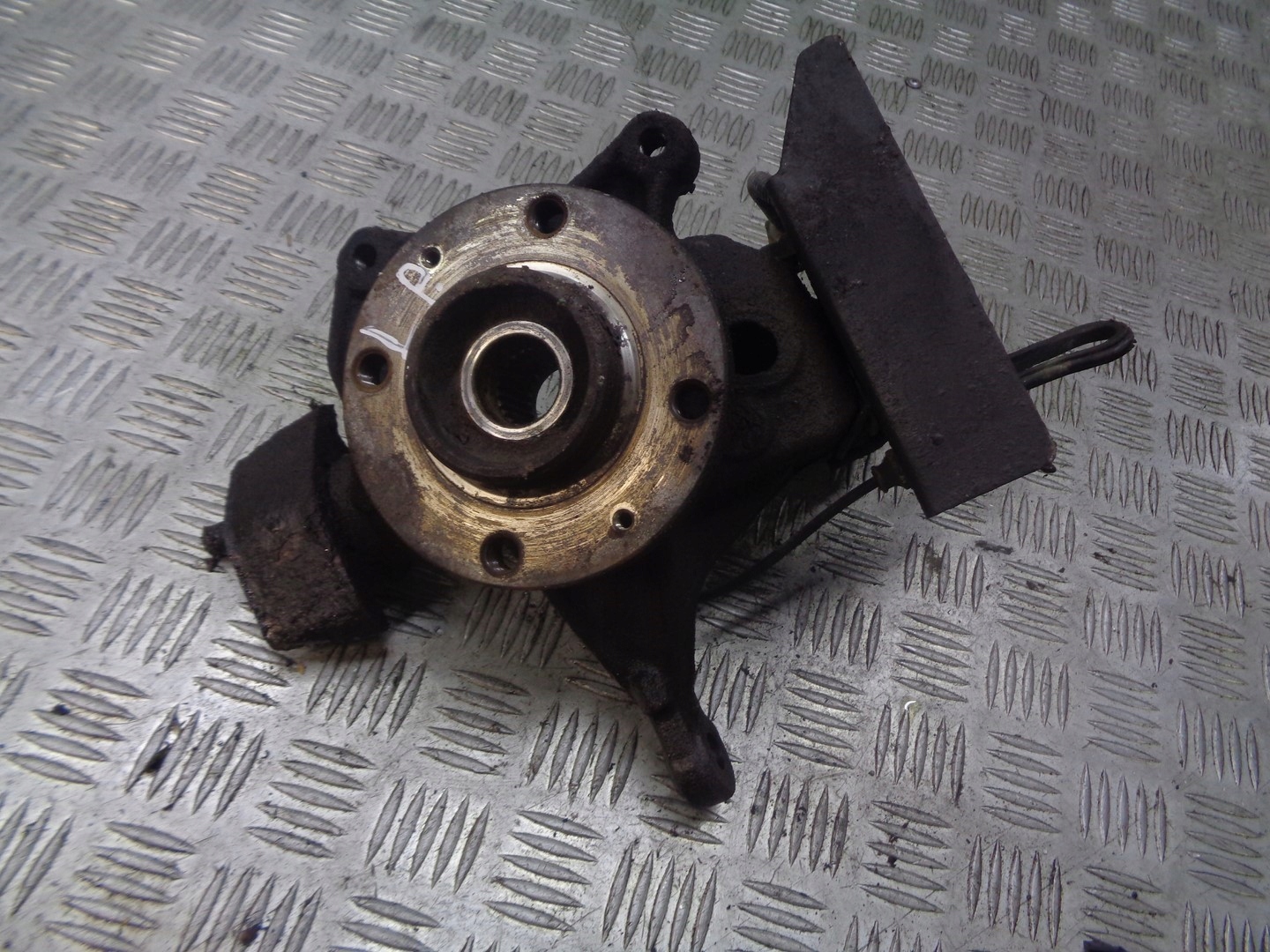 547Y57 - Передняя левая ступица CITROEN C5 II 1.6 HDI