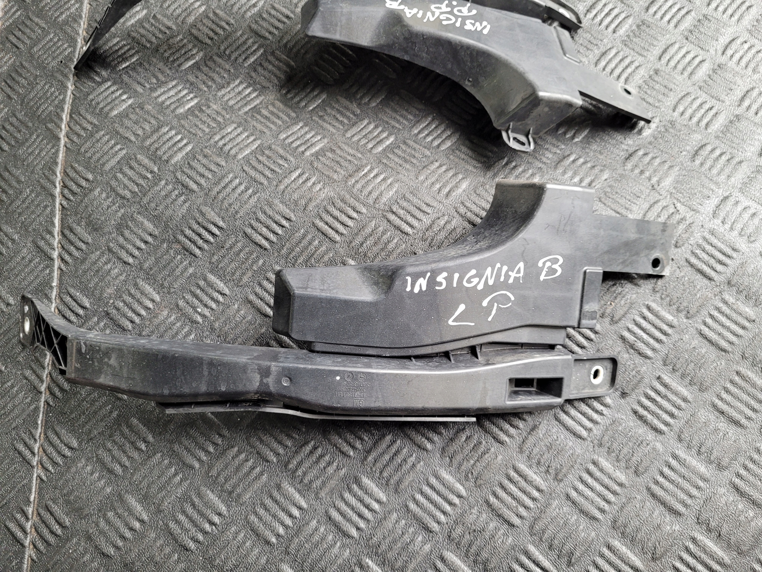 Support plaque Support phare avant Console Pare choc Gauche 13491381 OPEL INSIGNIA B