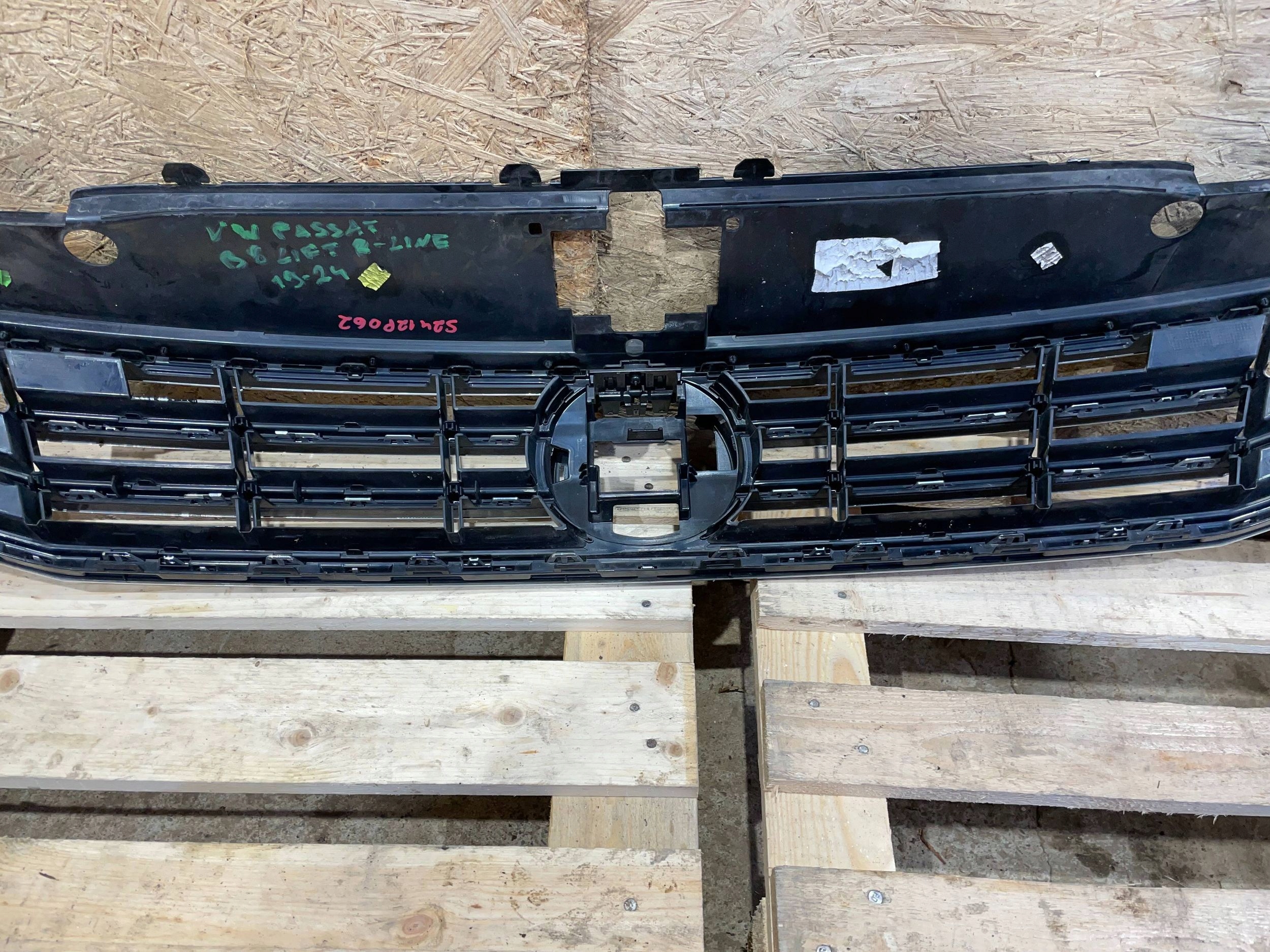 VW Passat B8 Kühlergrill FRONTGRILL Kühlergitter 3G0853651DG - Thumbnail 8