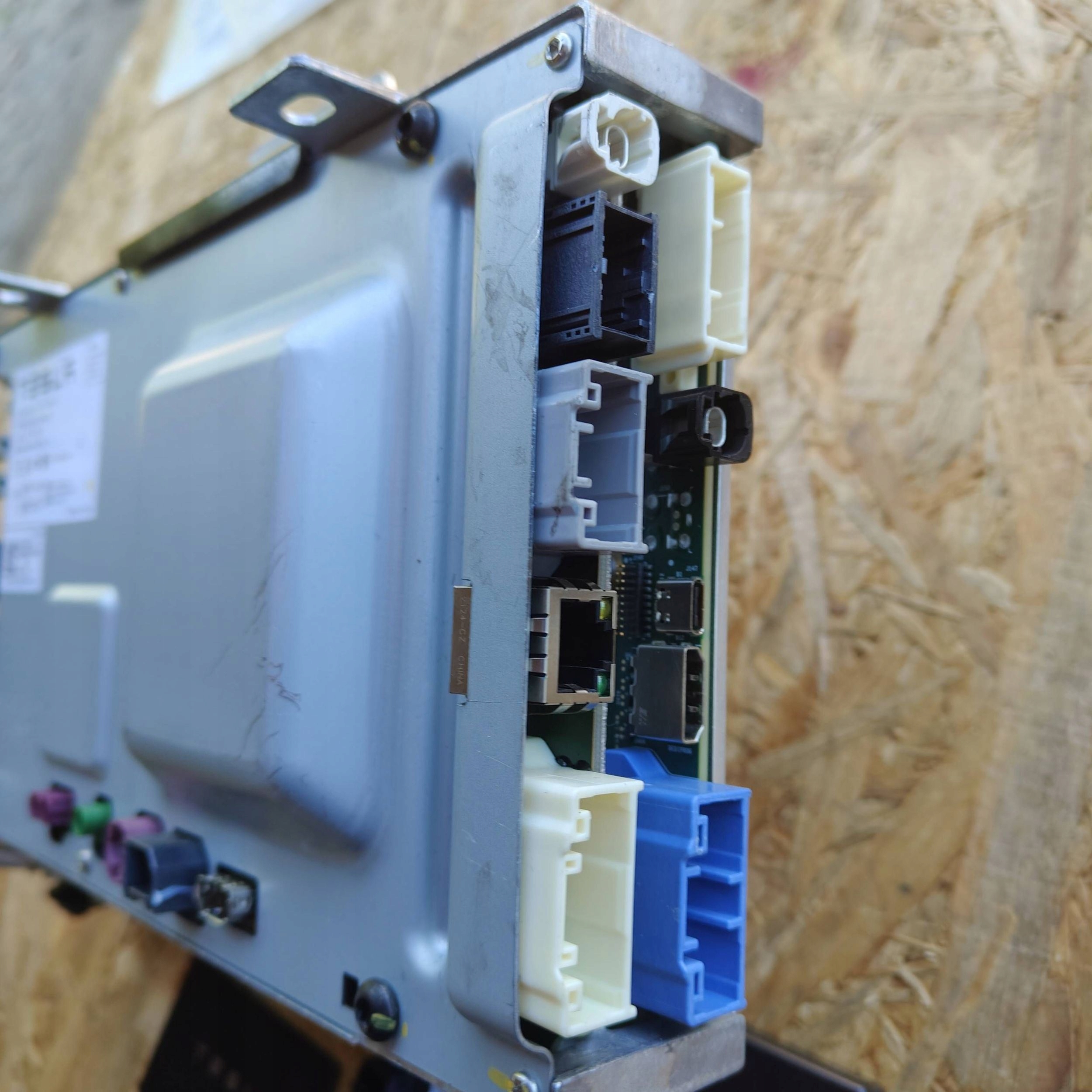 module bezkluczykowy key karta running board startowy computer Tesla Model Y