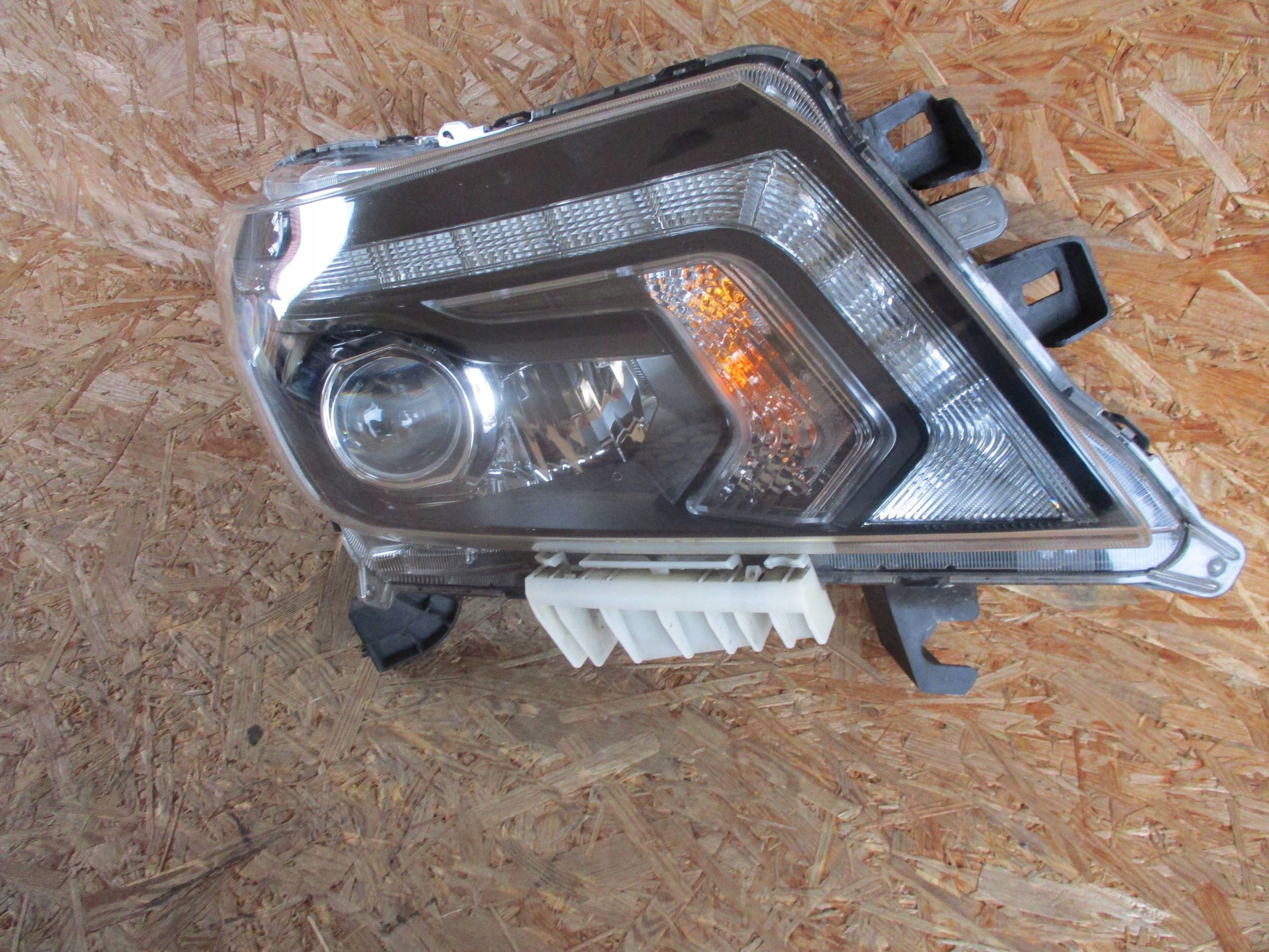 light front front right NISSAN NAVARA NP300 D23 LIFT FULL LED
