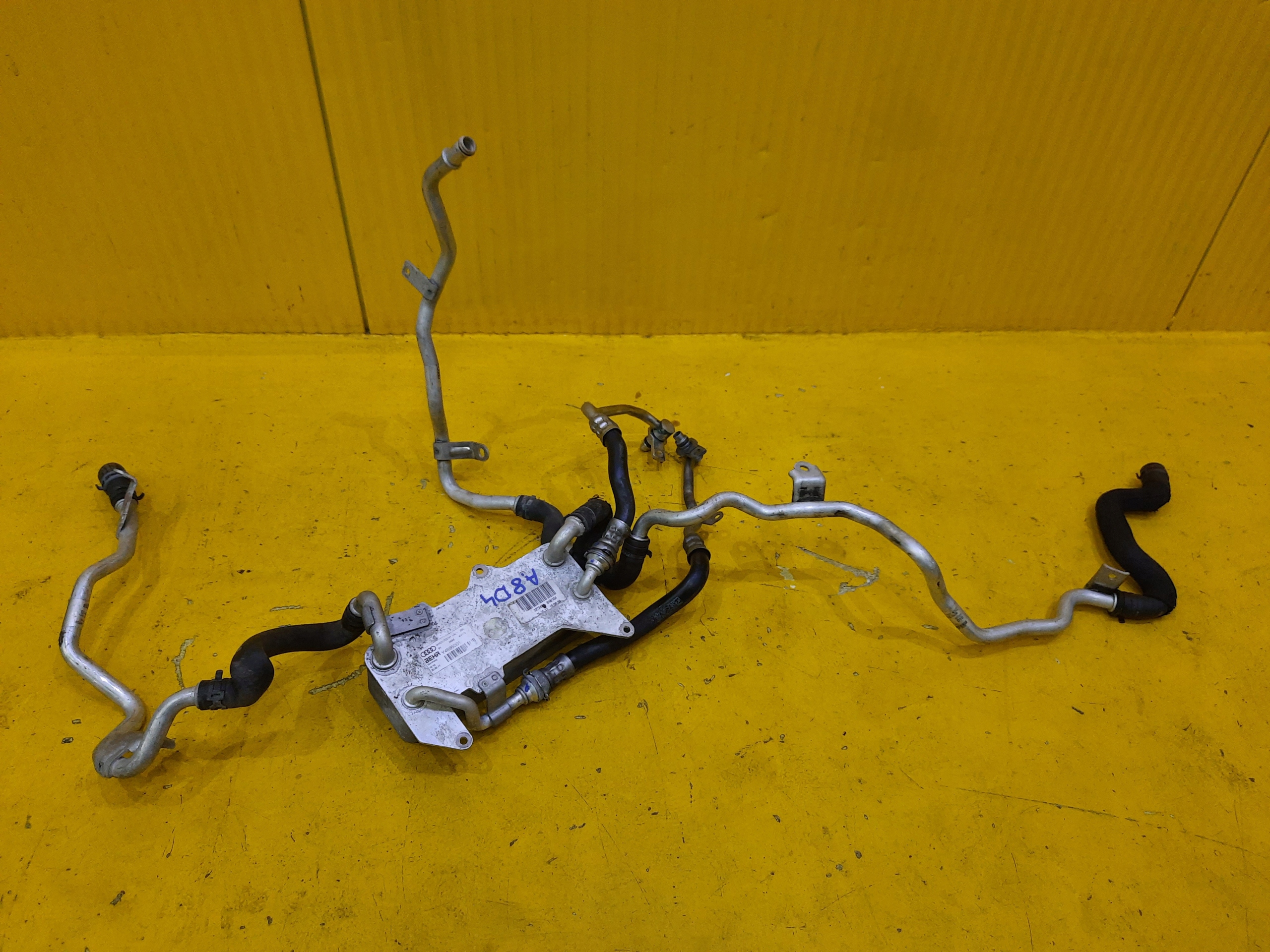 AUDI A8 D4 4.2 FSI CHŁODNICZKA OLEJU 4H0317021H Producent części Audi OE