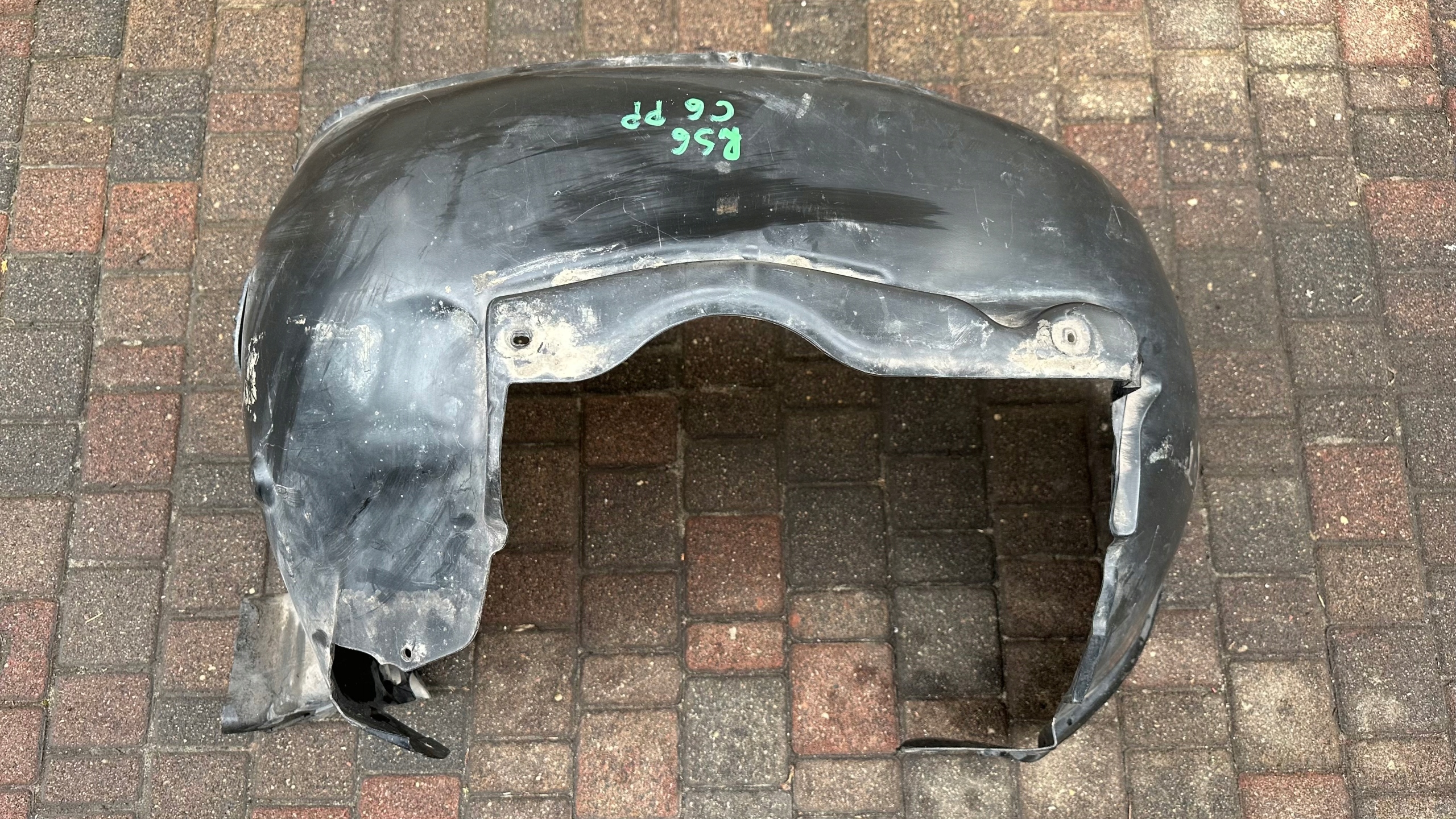 Audi RS6 C6 nadkole prawe przód