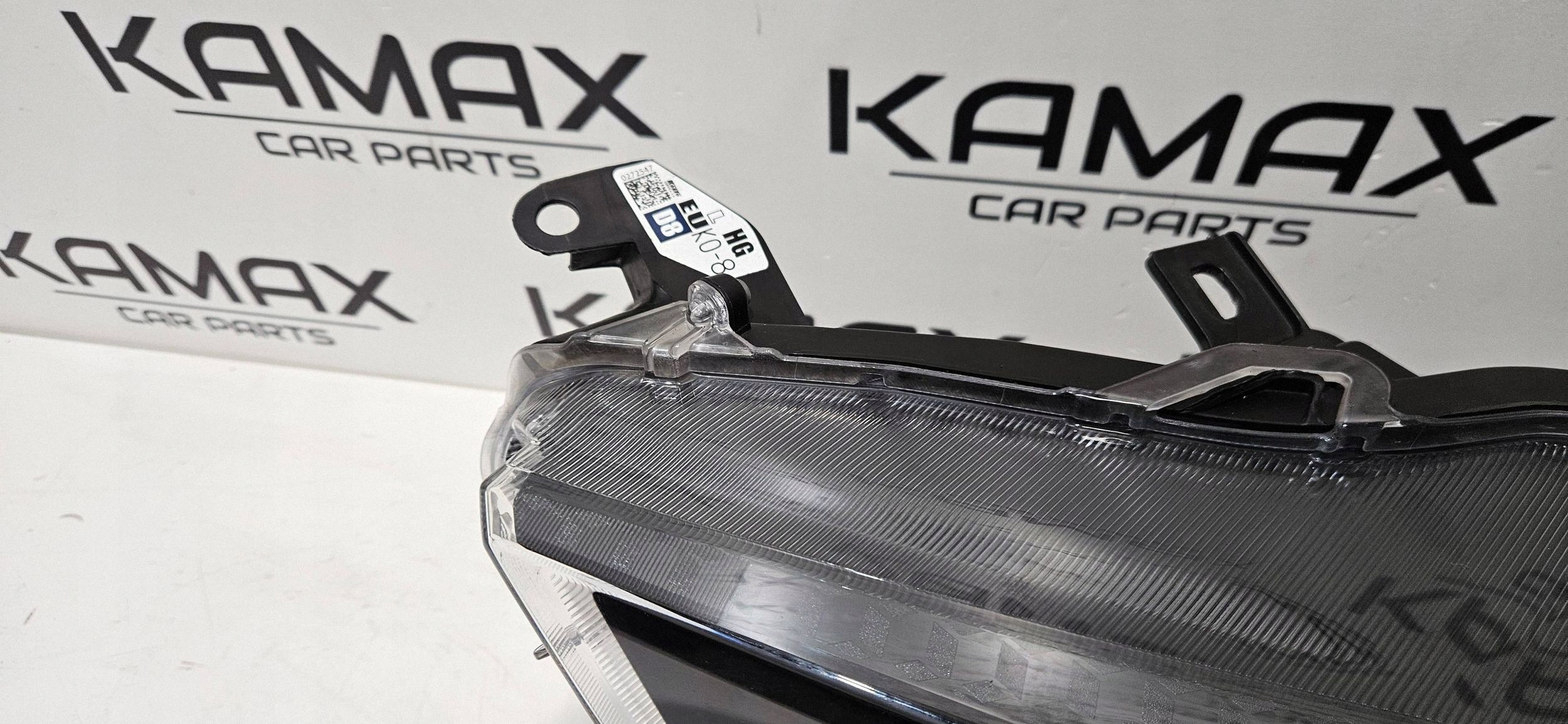 light left front FULL LED TOYOTA YARIS IV 20- original KOITO EUK0-8
