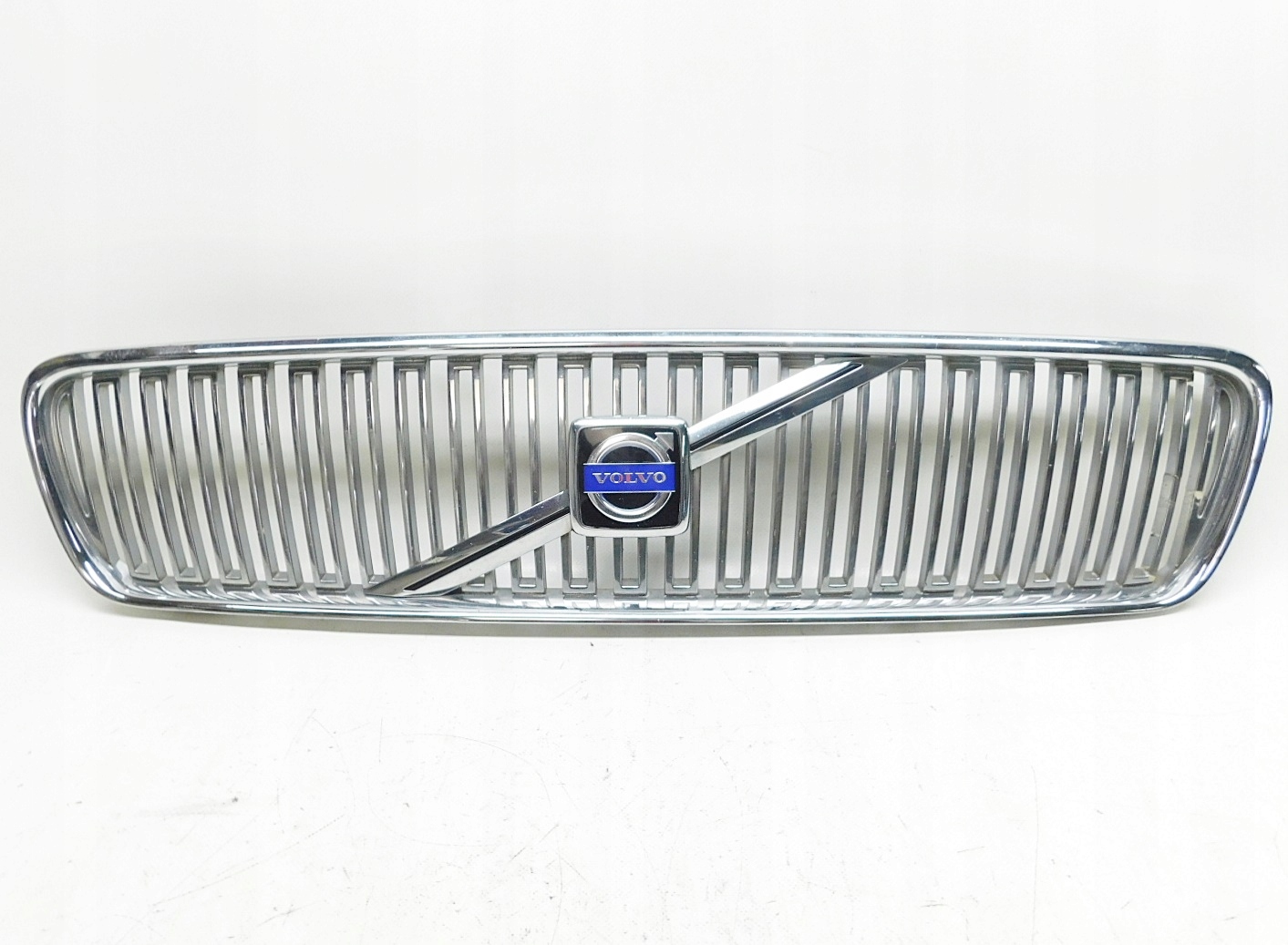 08678556 - Решетка радиатора бампера-VOLVO V50 S40 II 04-07