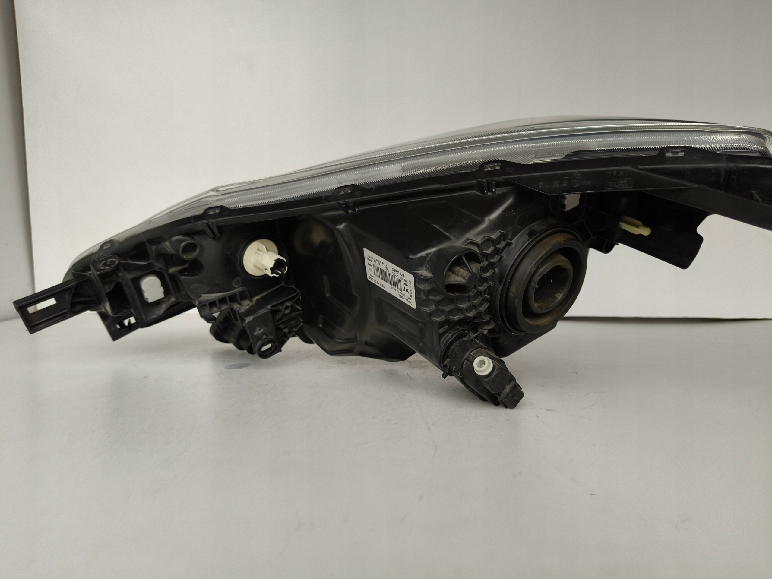 light right REFLEKTOR NISSAN NOTE E12 13