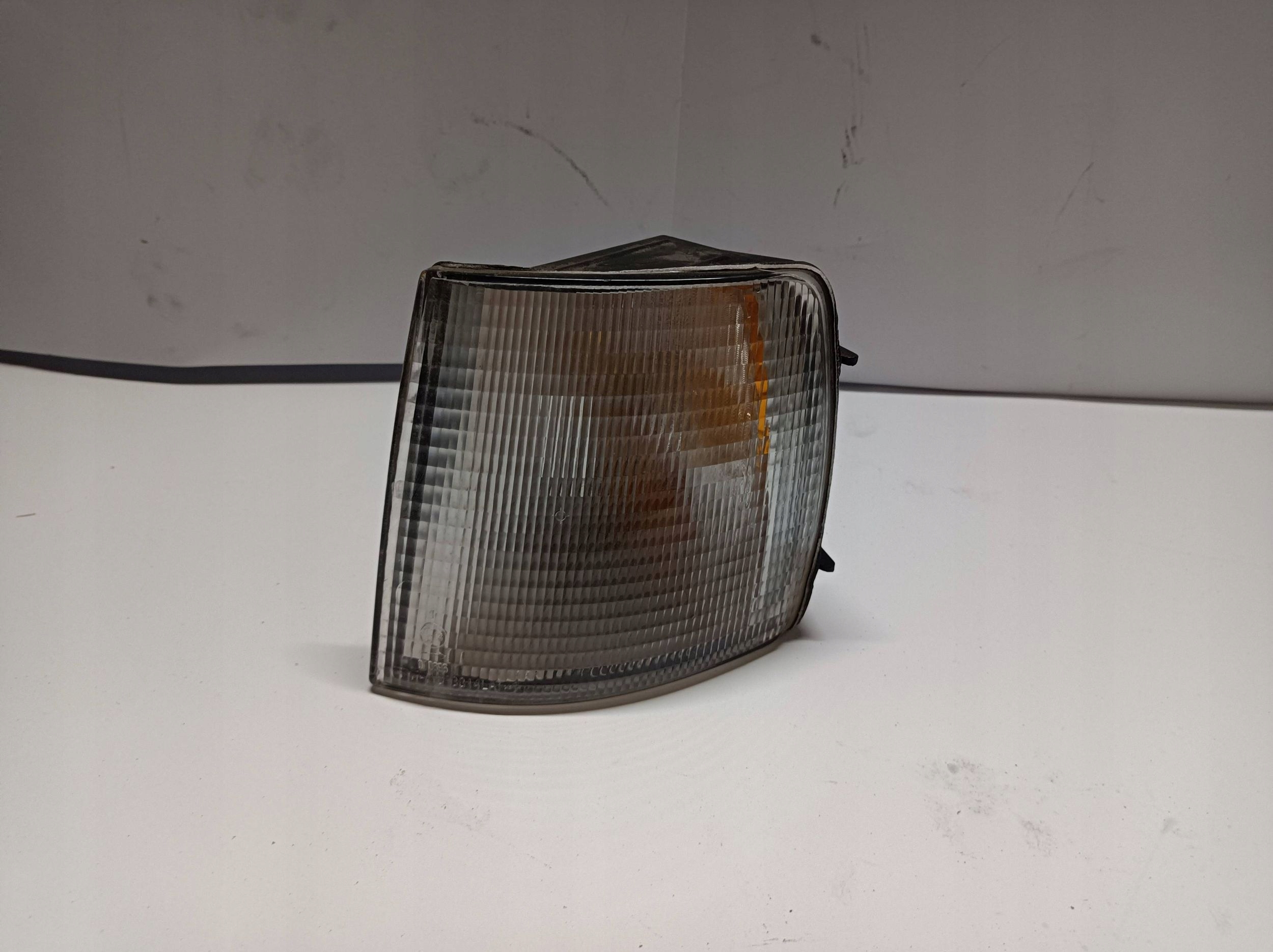 indicator front left Volkswagen PASSAT B3 1852768