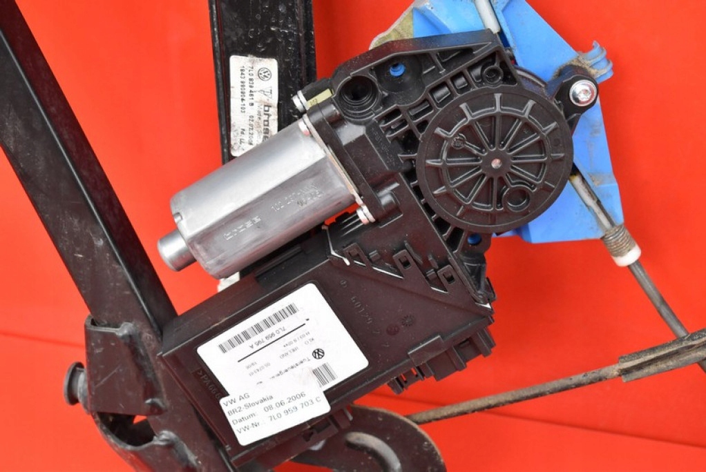 window regulator left rear part 7L0839461B PORSCHE CAYENNE 1 and 02-07