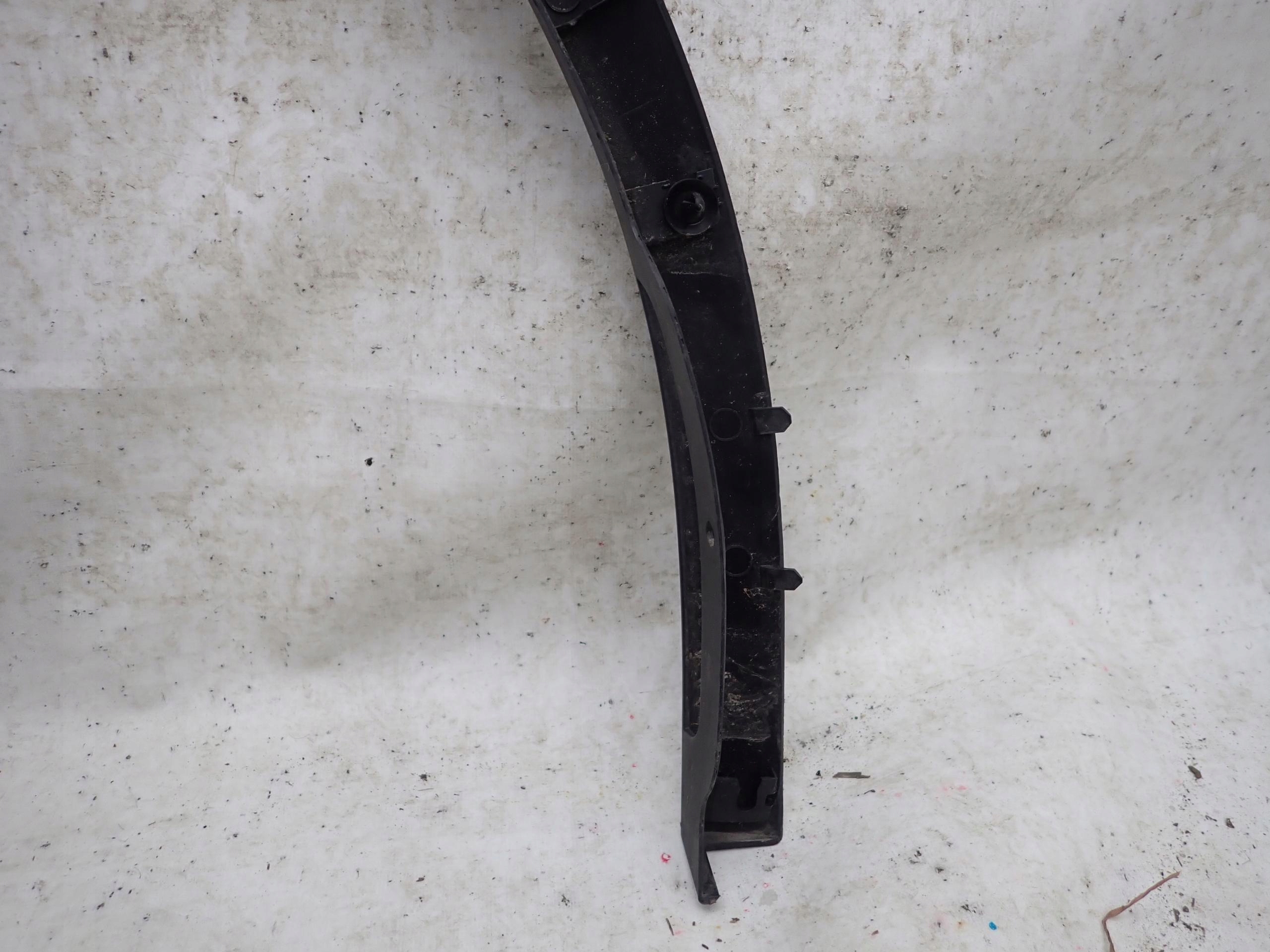 TESLA MODEL Y 20-> moulding cap left front