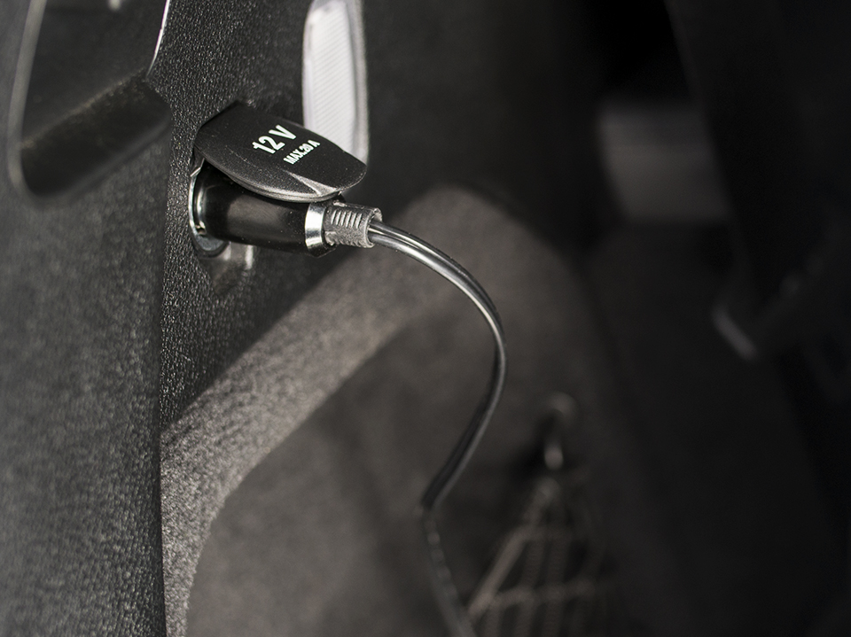 LODÓWKA TURYSTYCZNA SAMOCHODOWA 12V i 230V USB 26L Model 3820