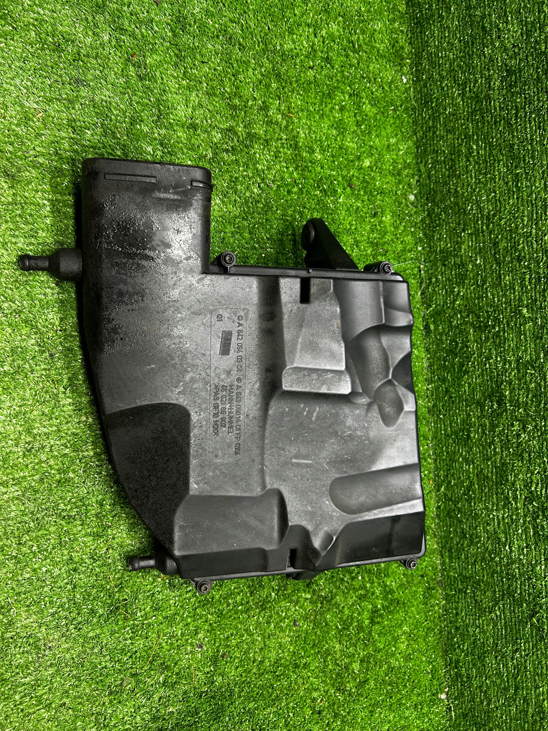 LEWA OBUDOWA FILTRA POWIETRZA MERCEDES W164 W211