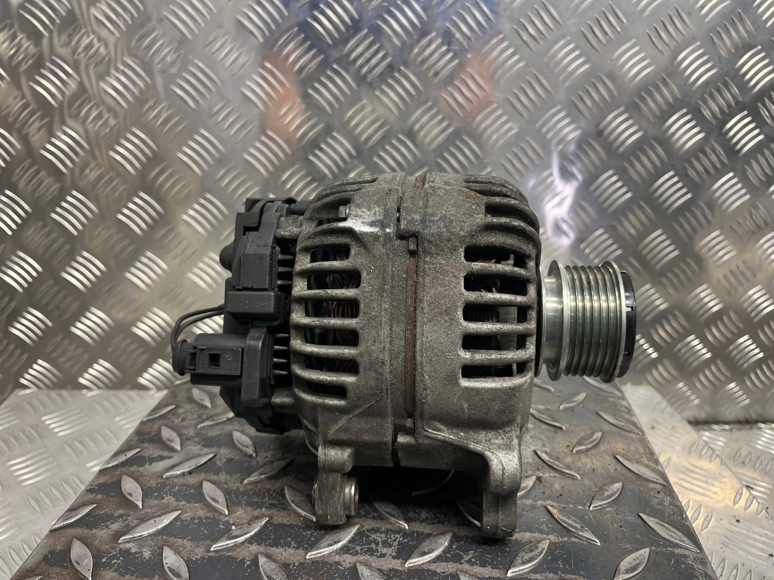 alternator VOLKSWAGEN GOLF 6 06F903023F