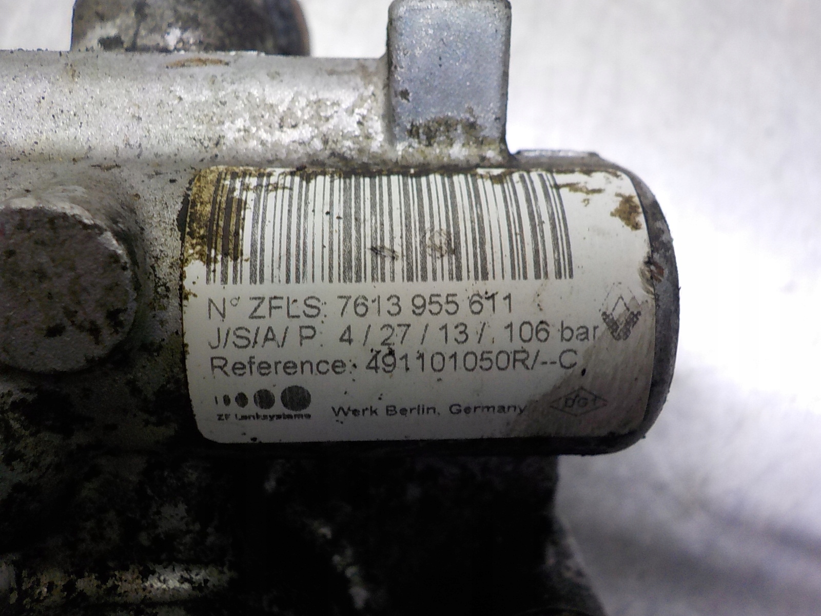 RENAULT TRAFIC II LAGUNA III 2.0 DCI servo pump 7613955611