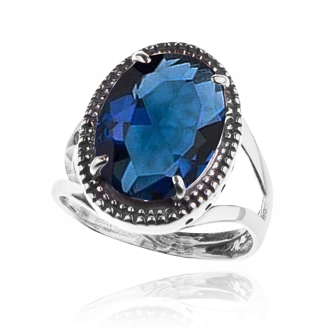 

Srebrny Pierścionek Szafirowy. Rozmiar 24. Pr.925