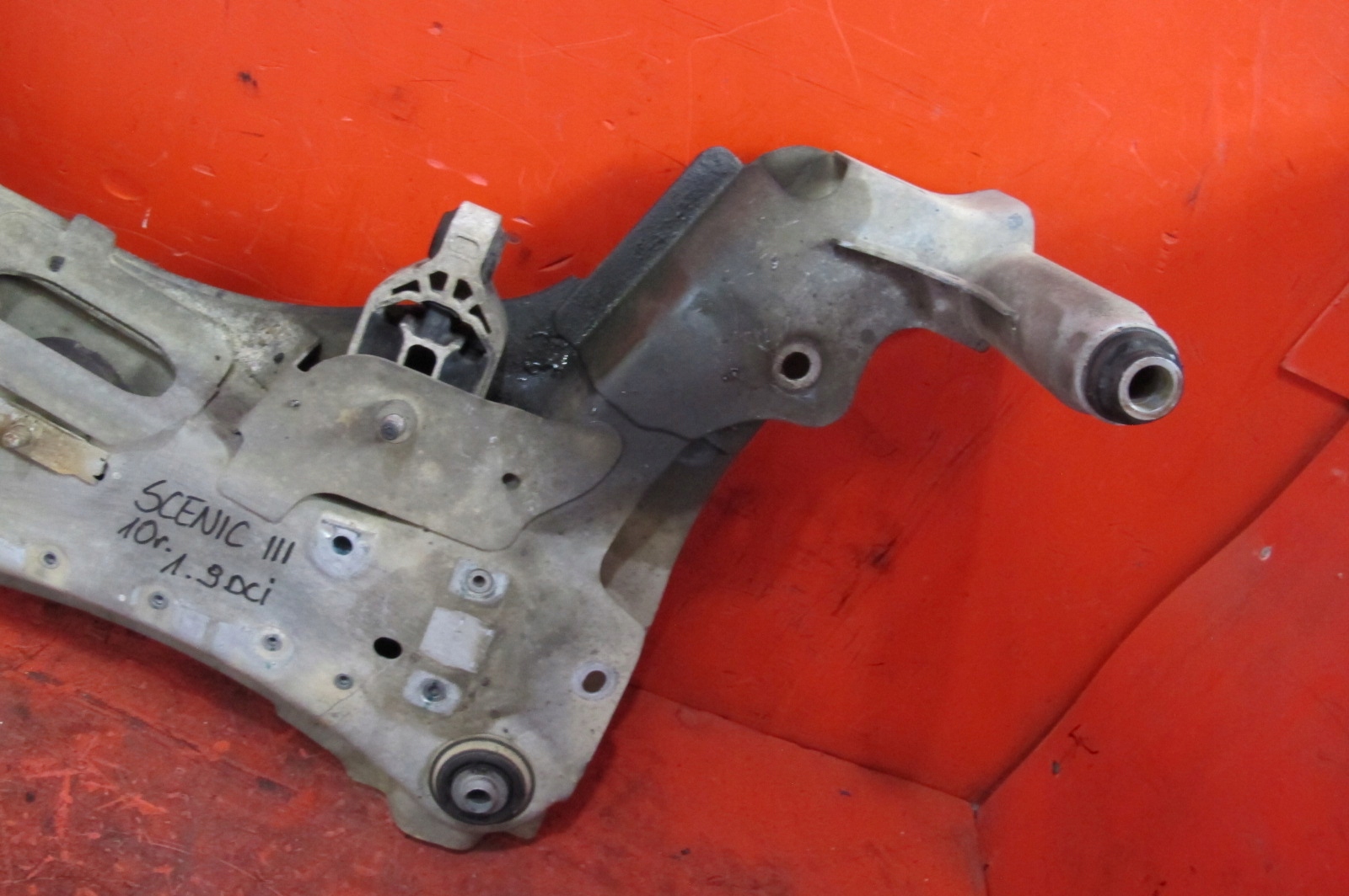 RENAULT SCENIC 3 III axle beam subframe axle beam TRAWERS front front