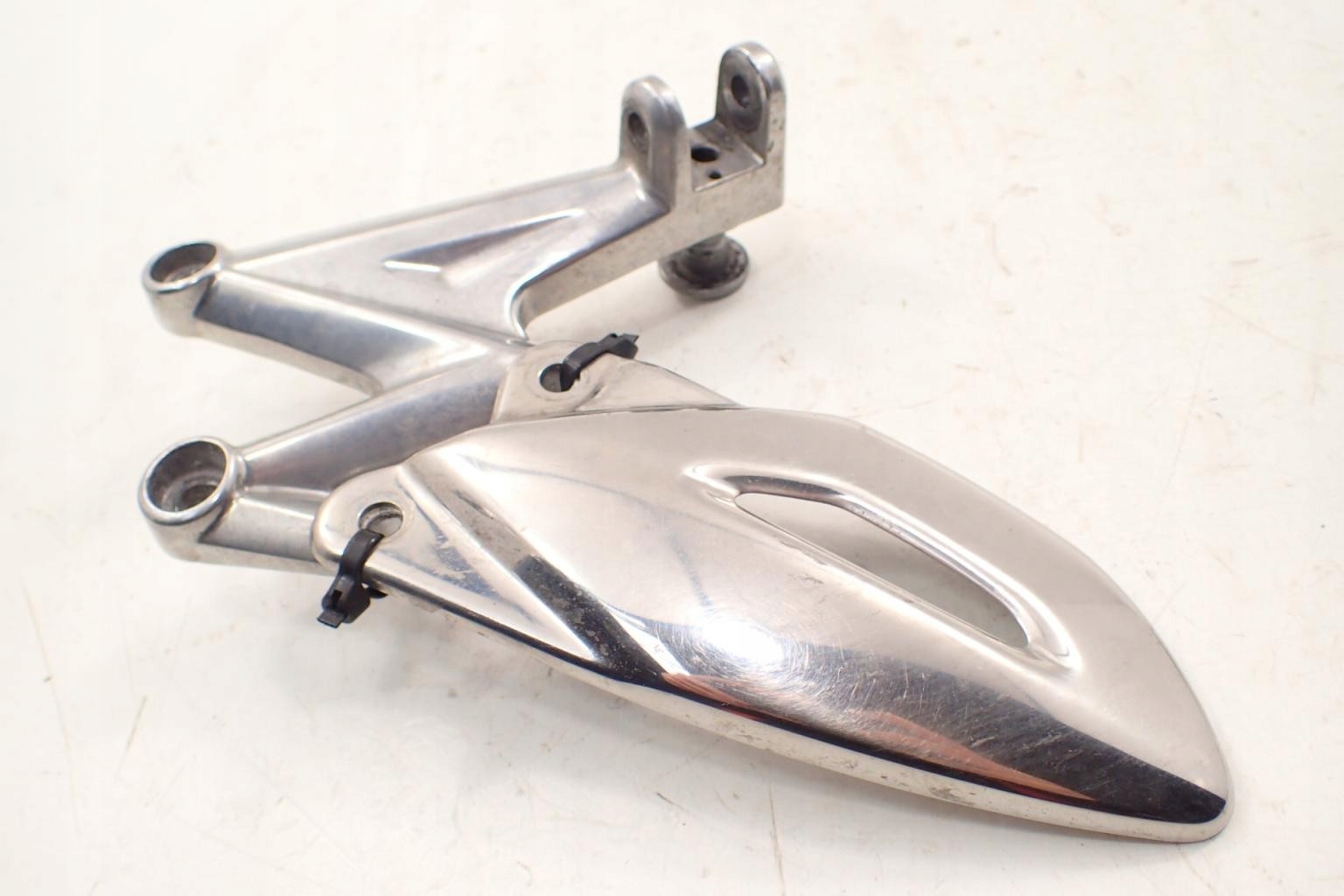 Triumph Street Triple 675 07-13 Set [P] podnóżek Producent Triumph OE