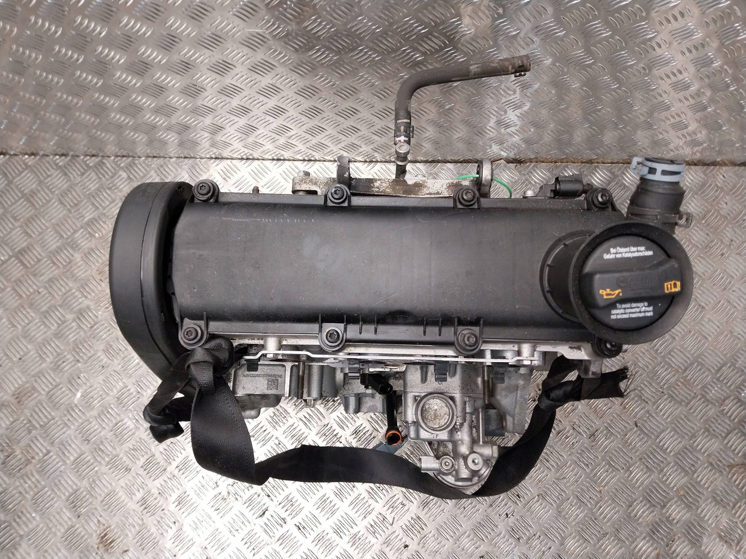 engine CHG VW GOLF VI TOURAN and OCTAVIA II CADDY III 1.6 FSI unprotected pillar