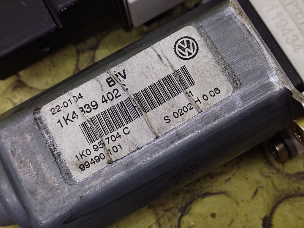 VW GOLF V mini motor windows right rear part 1K4839402C