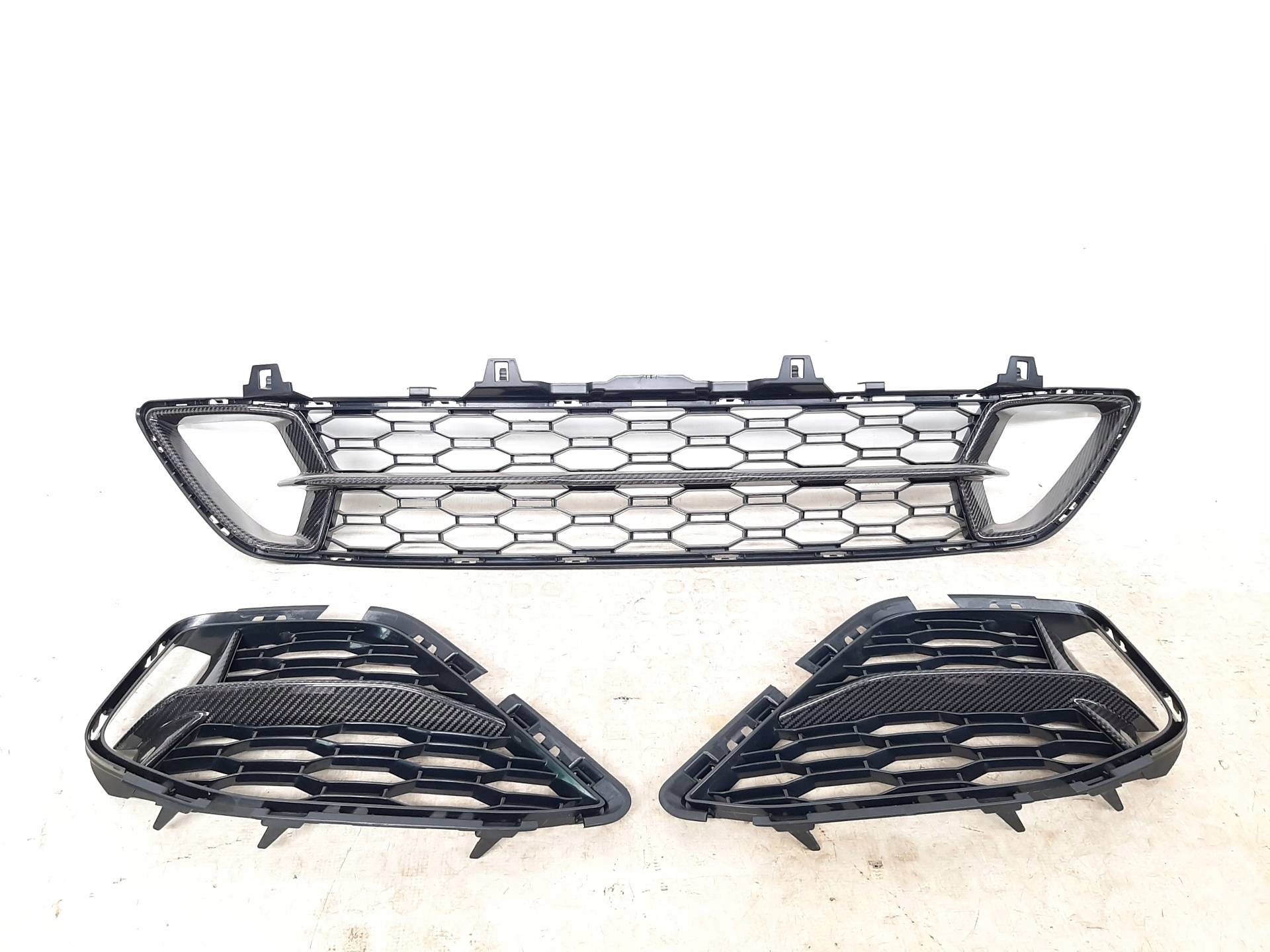 Решетки переднего бампера Carbon BMW 8 G14 G15 G16