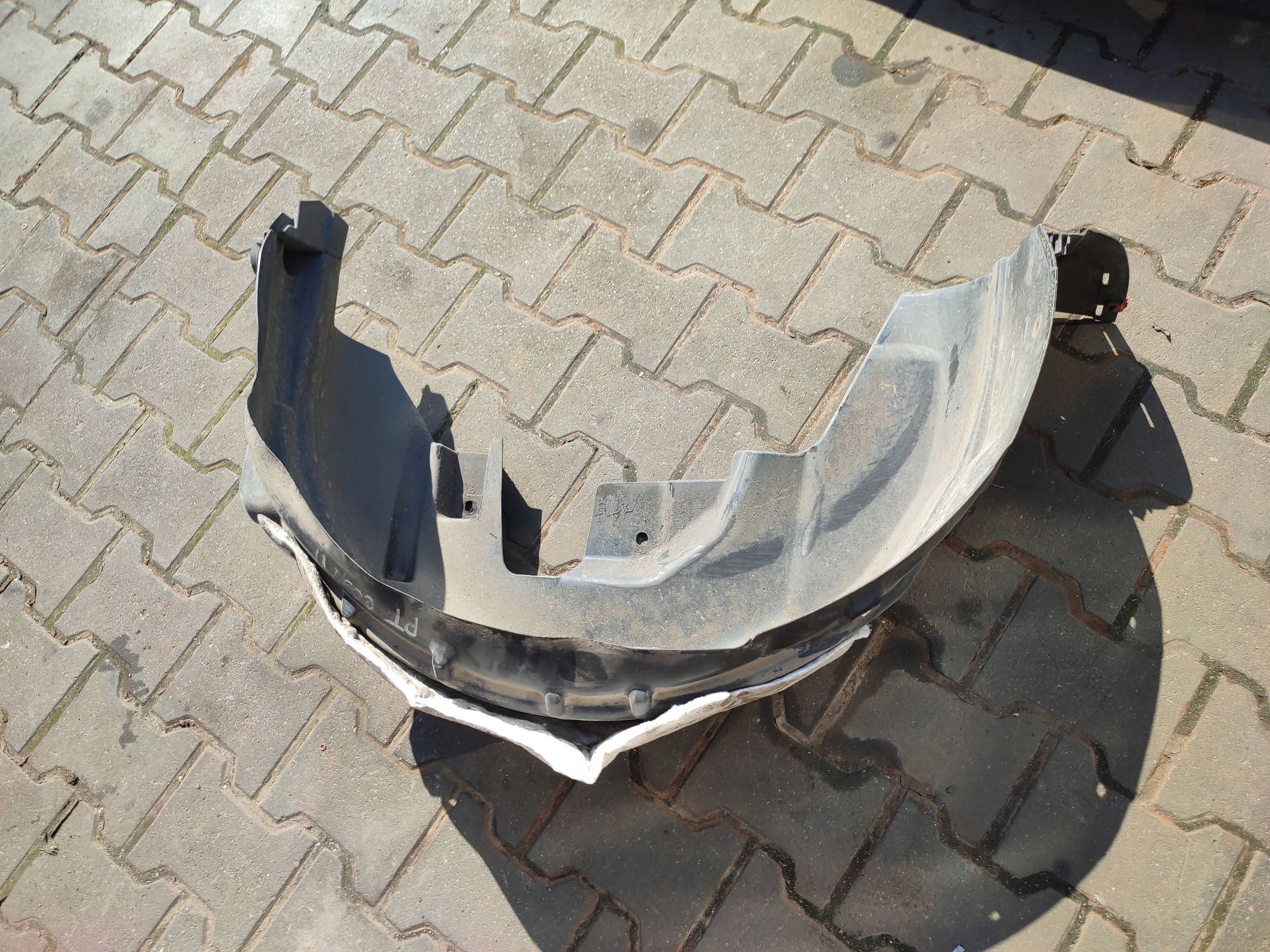 Peugeot 2008 II 2020 rear part side right mudguard rear.