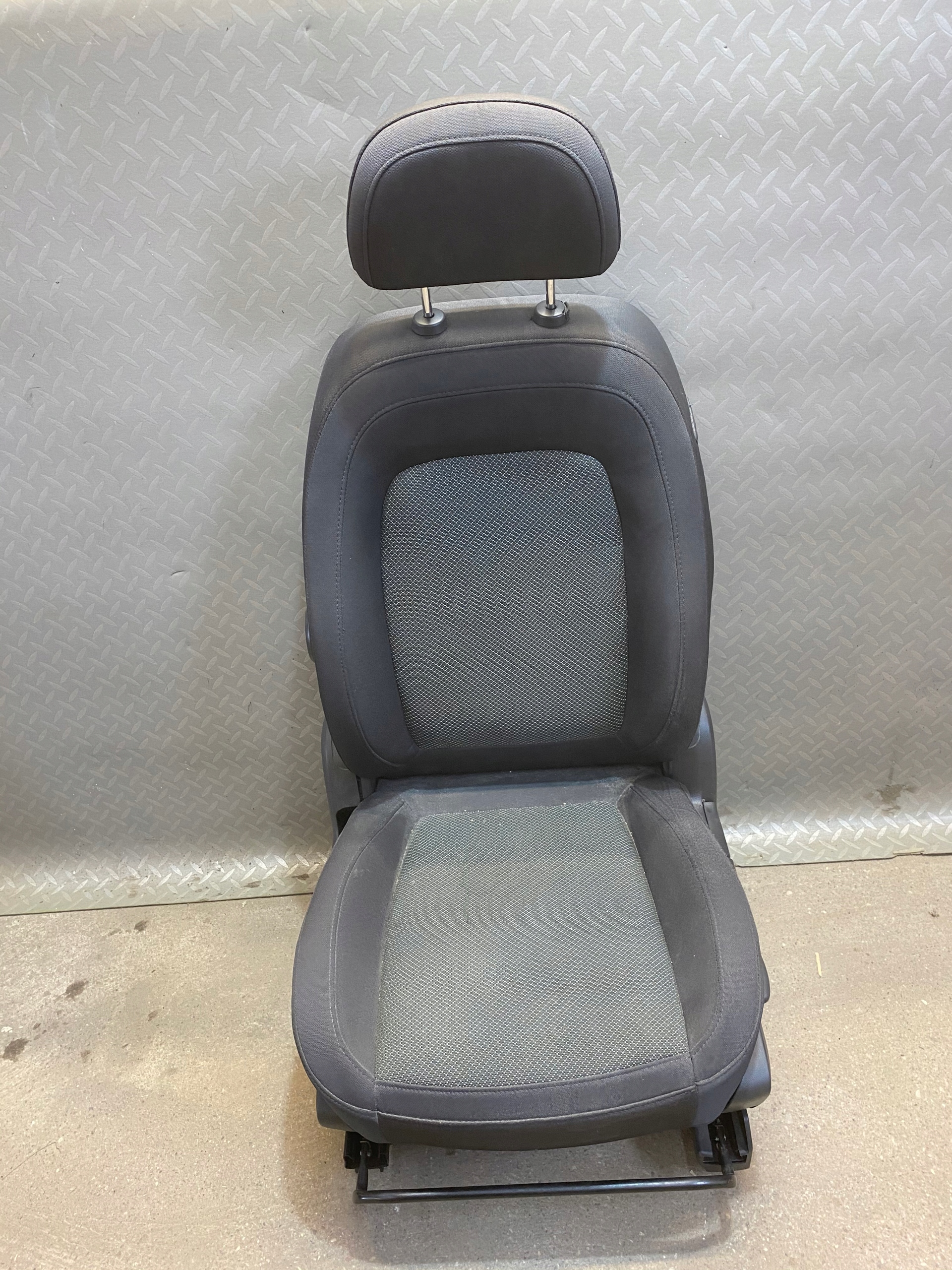 СИДІННЯ ВОДІЯ ЛІВЕ ANTARA GRZANY