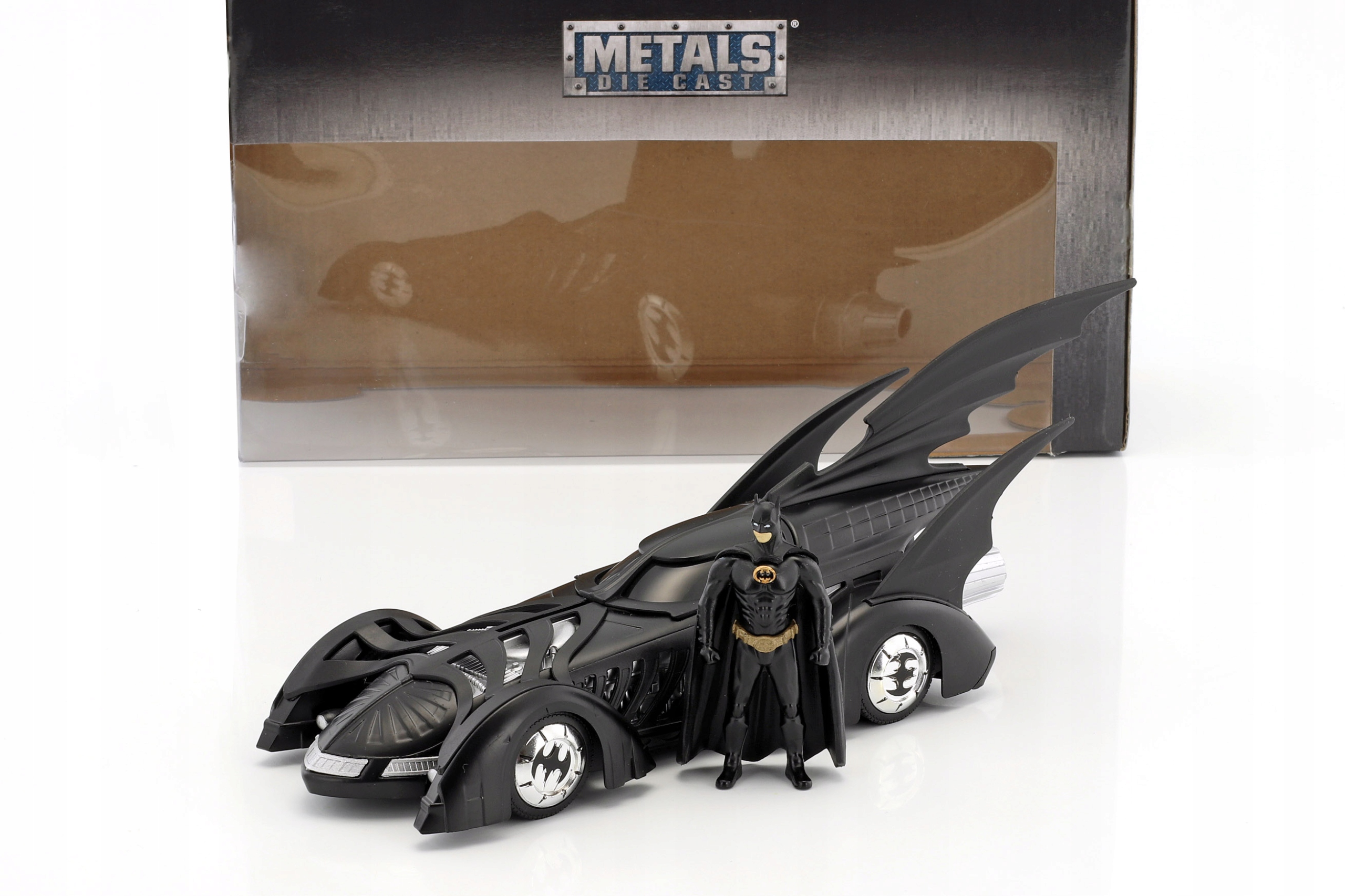 Batmobile Batman Forever 1995 Figurka Batmana Jada Toys 1:24 DC Comics