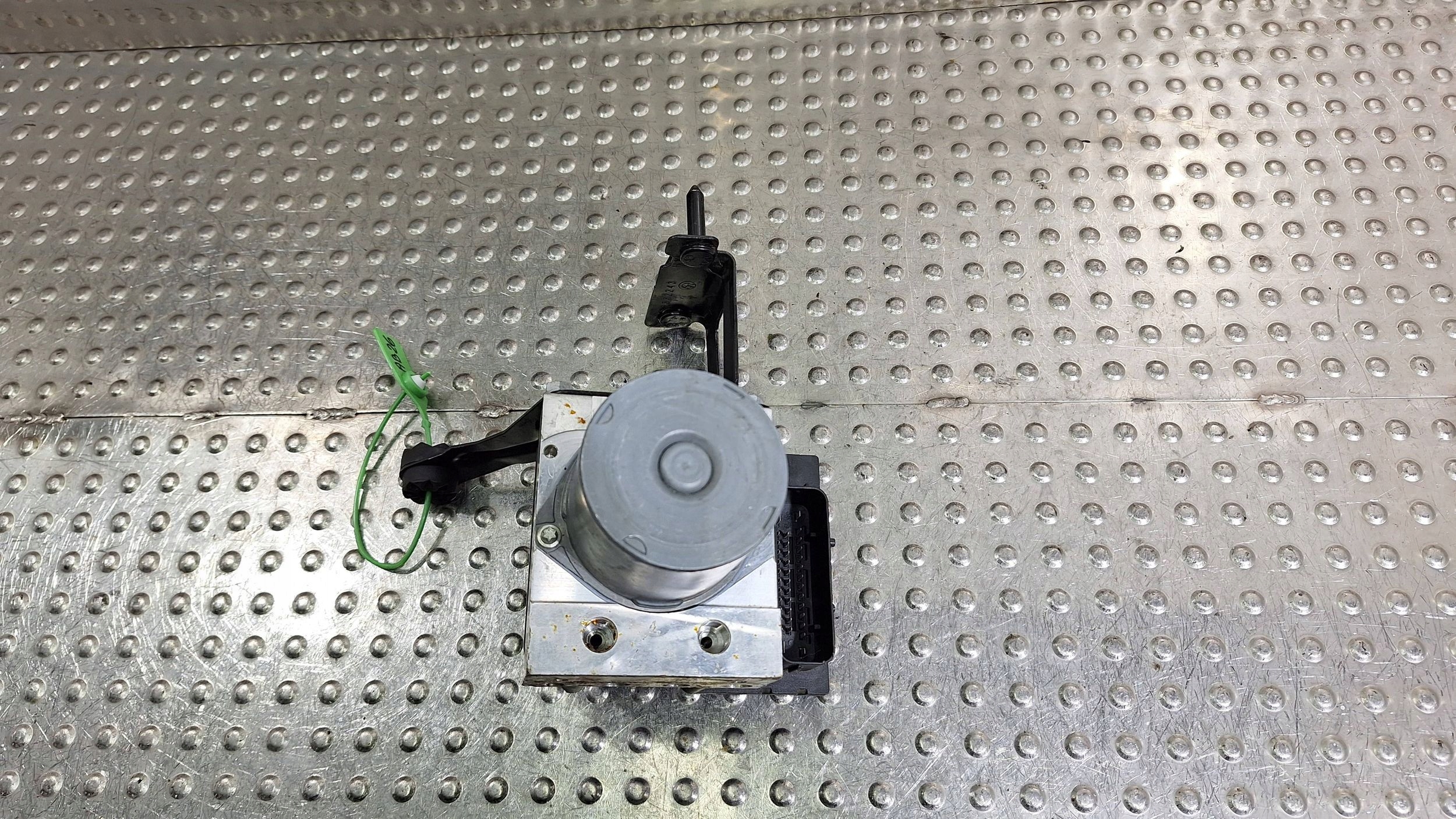 pump control unit ABS 3424682 3424683 BMW X3 E83 2.0D