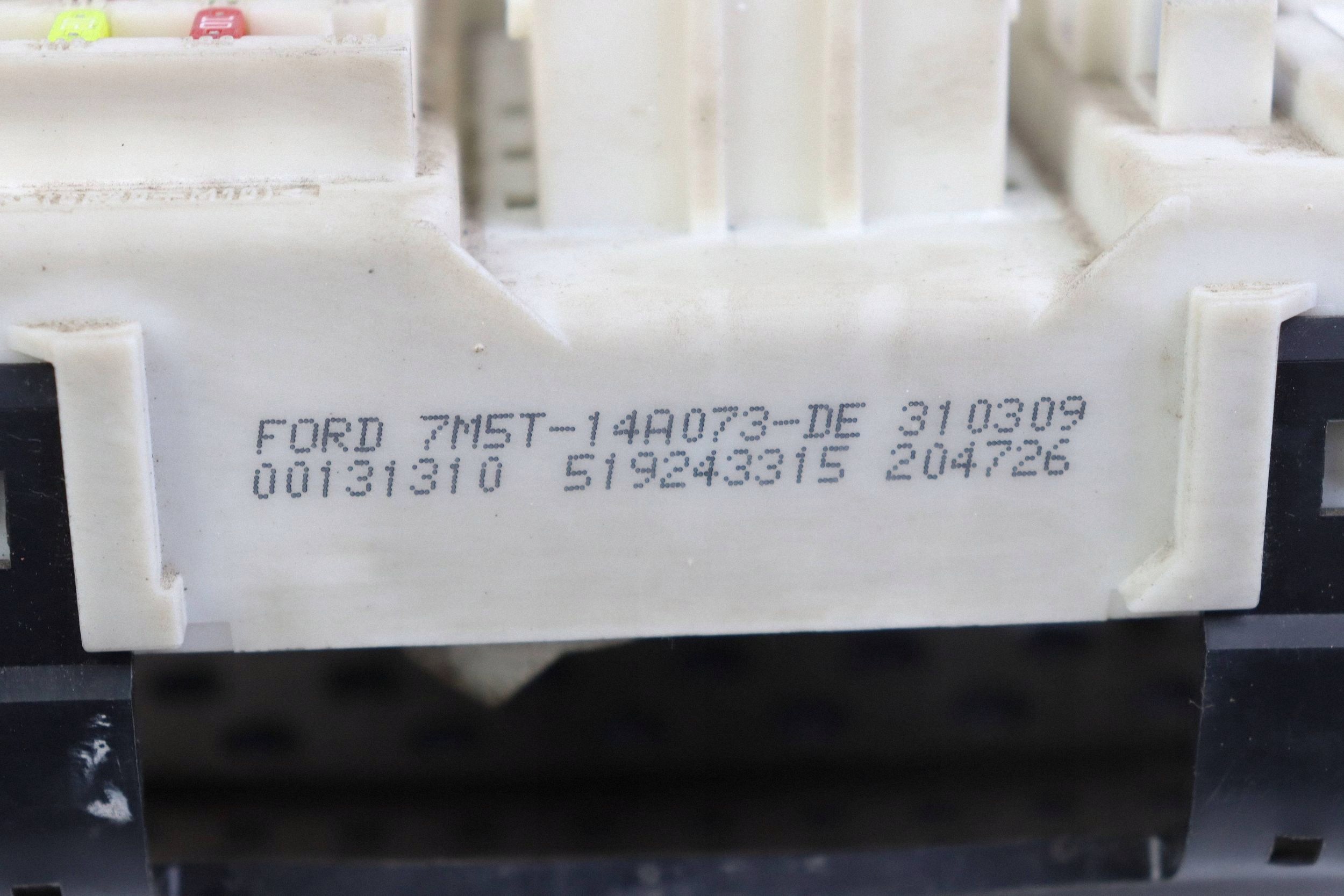 FORD FOCUS MK2 module unité de commande électronique uce boîte à fusibles 7M5T-14A073-DE
