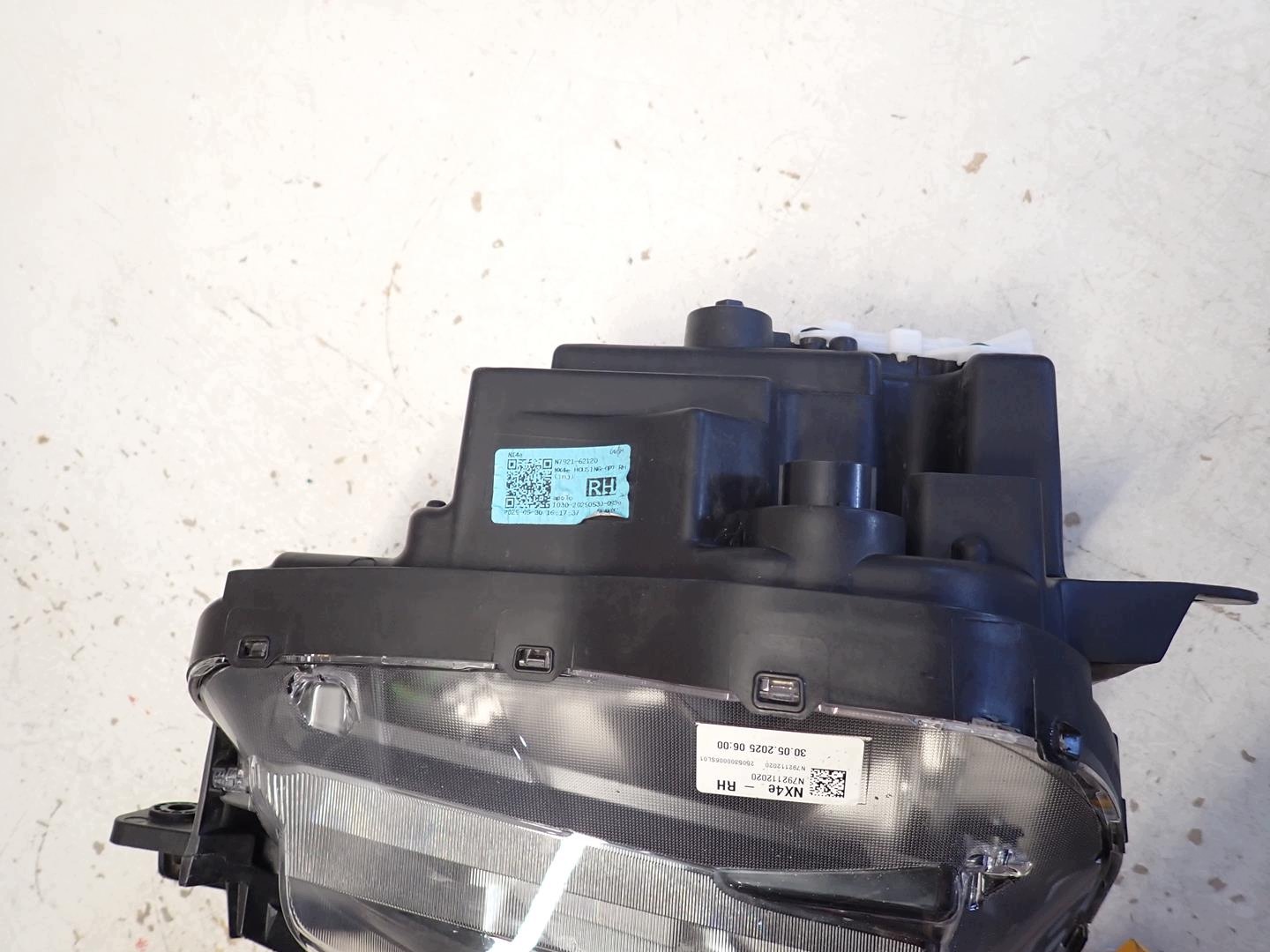 light front front right HYUNDAI TUCSON IV LIFT 24- FULL LED 92102-N7600